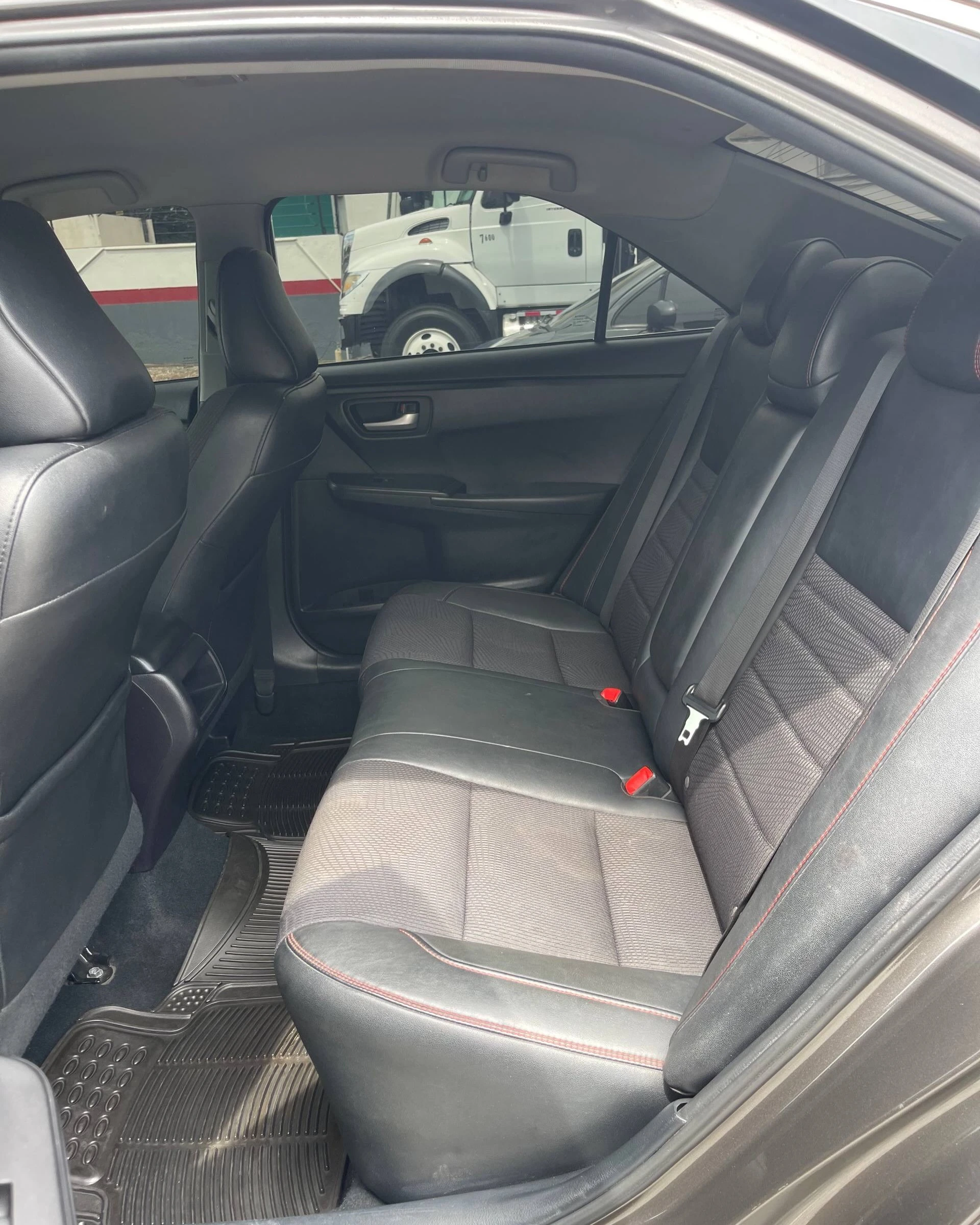 2016 Toyota Camry CAMRY (Excelente condición) — foto 7