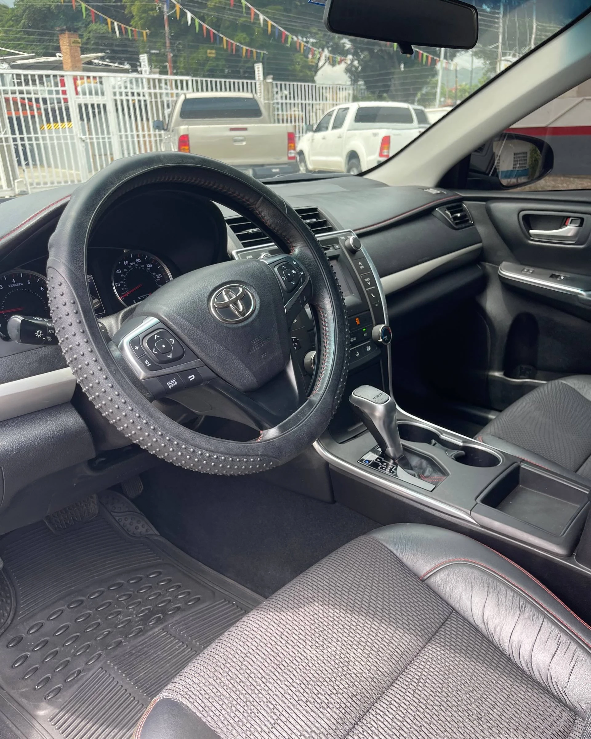 2016 Toyota Camry CAMRY (Excelente condición) — foto 9