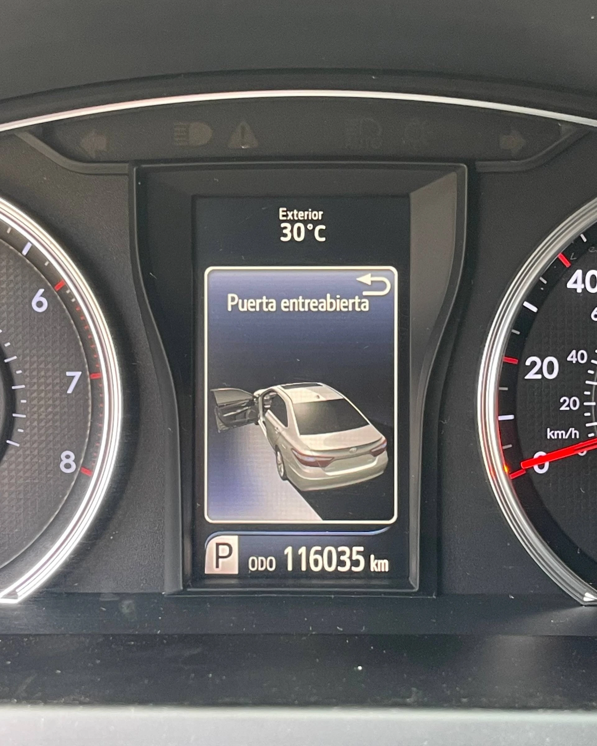 2016 Toyota Camry CAMRY (Excelente condición) — foto 11