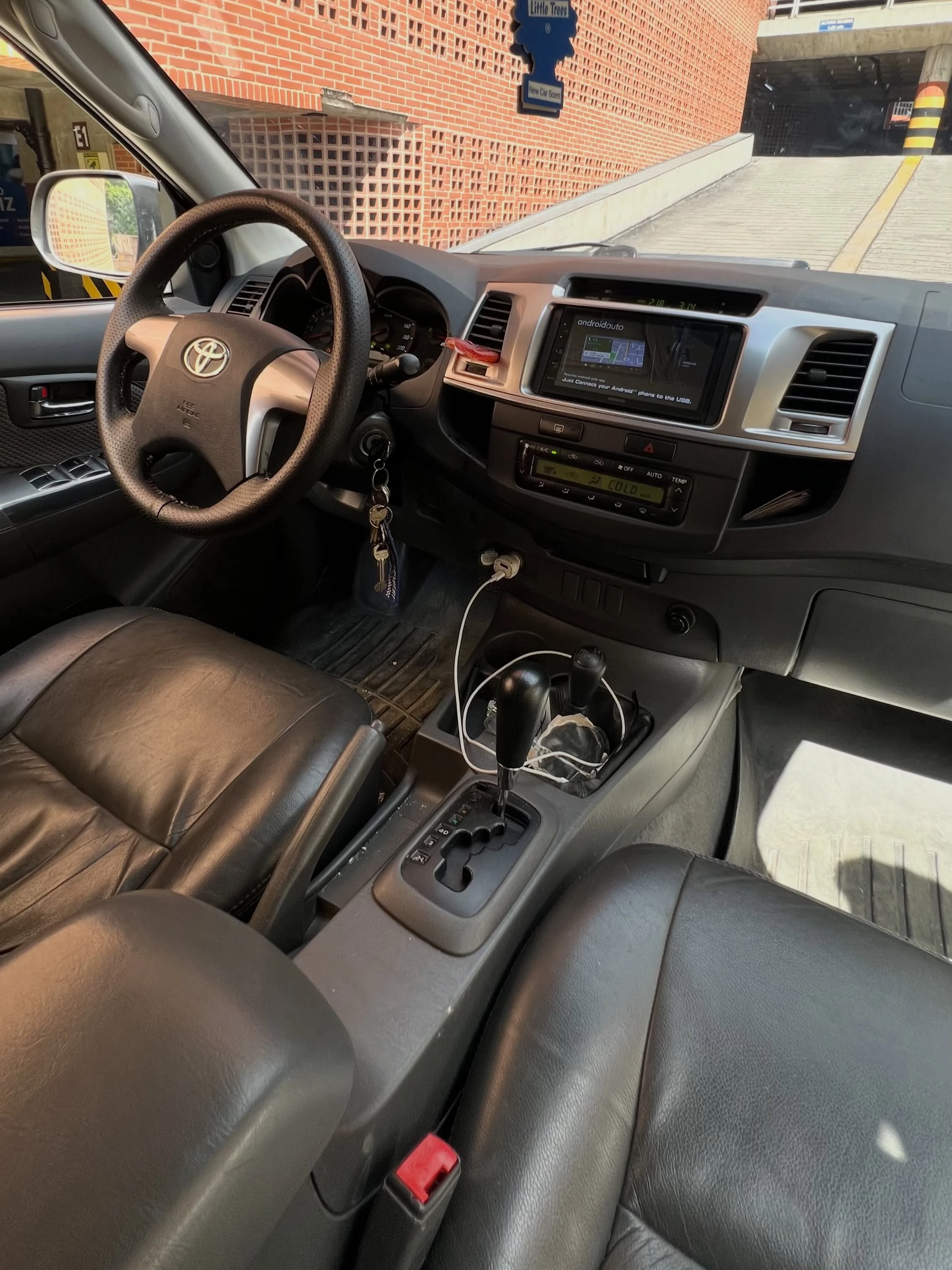 2015 Toyota Hilux Kavak — foto 10
