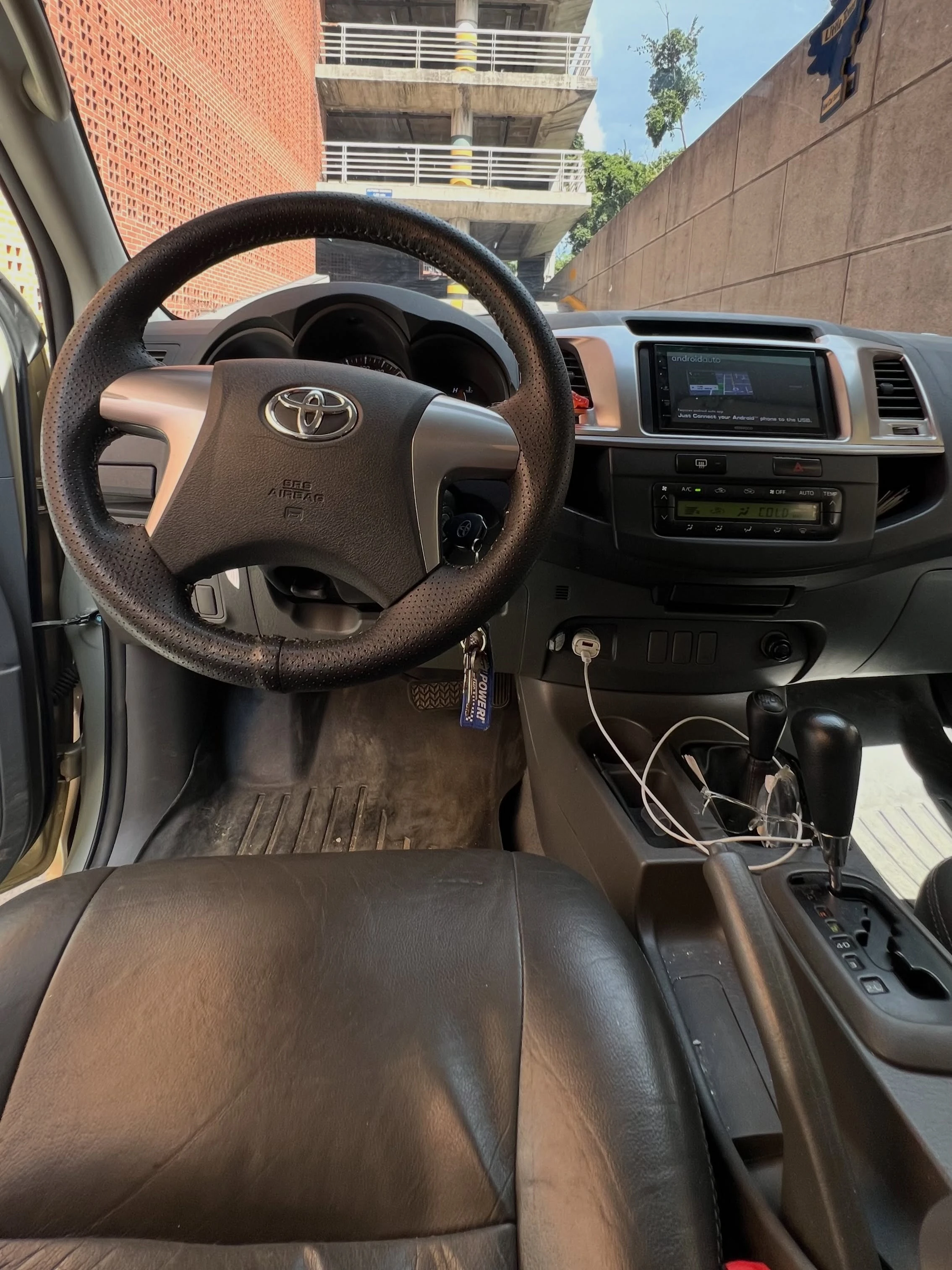 2015 Toyota Hilux Kavak — foto 13
