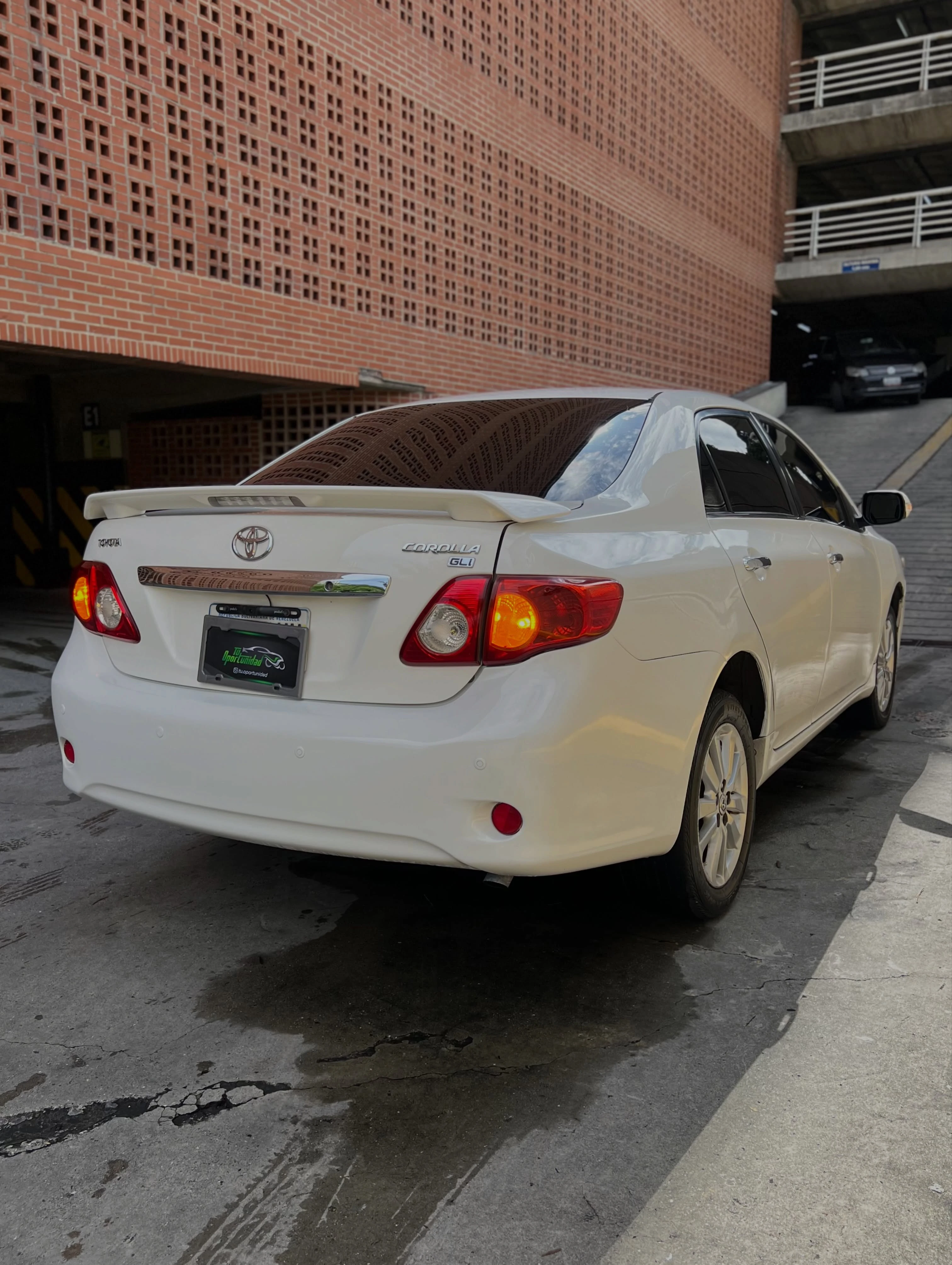 2010 Toyota Corolla GLi — foto 3