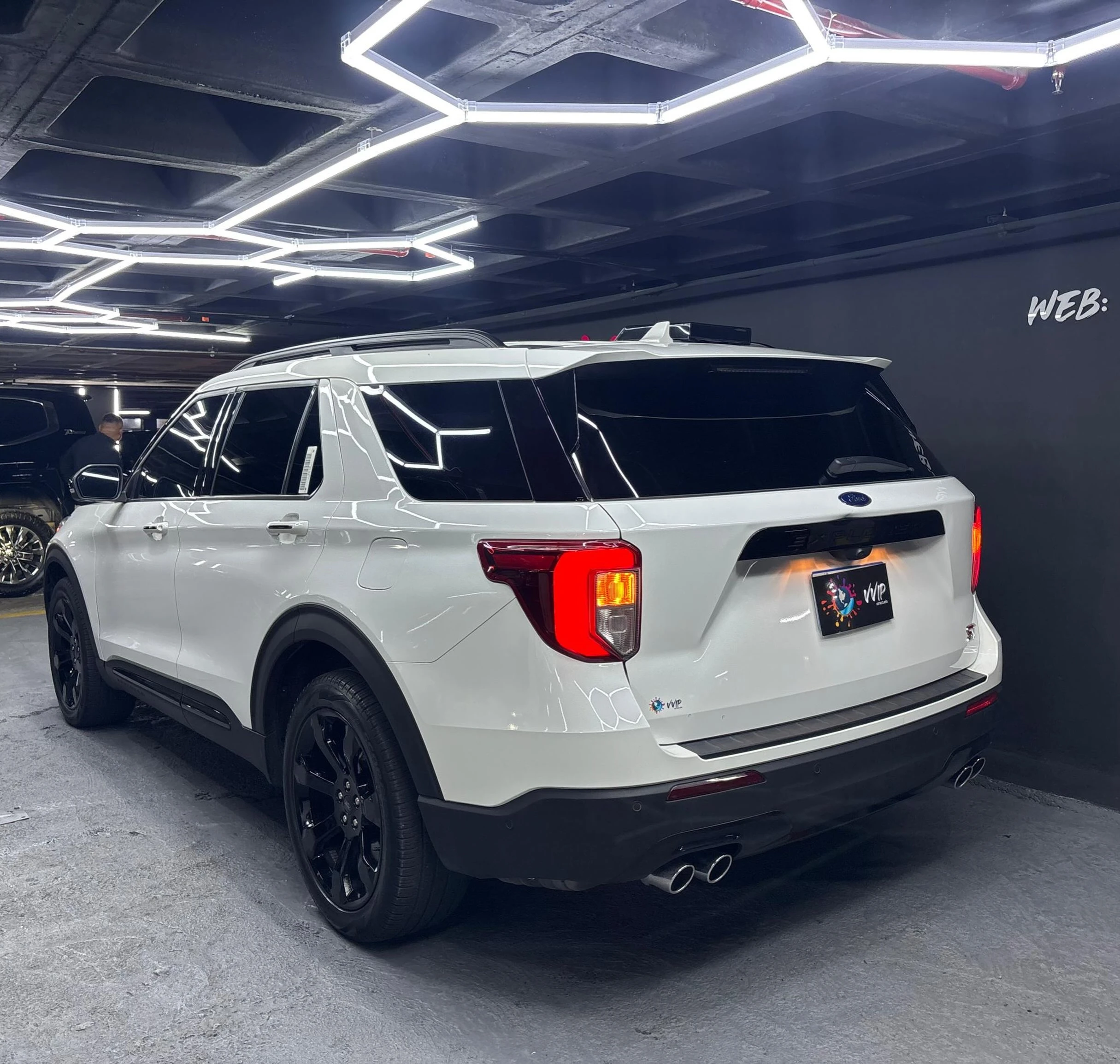 2023 Ford Explorer ST — foto 3