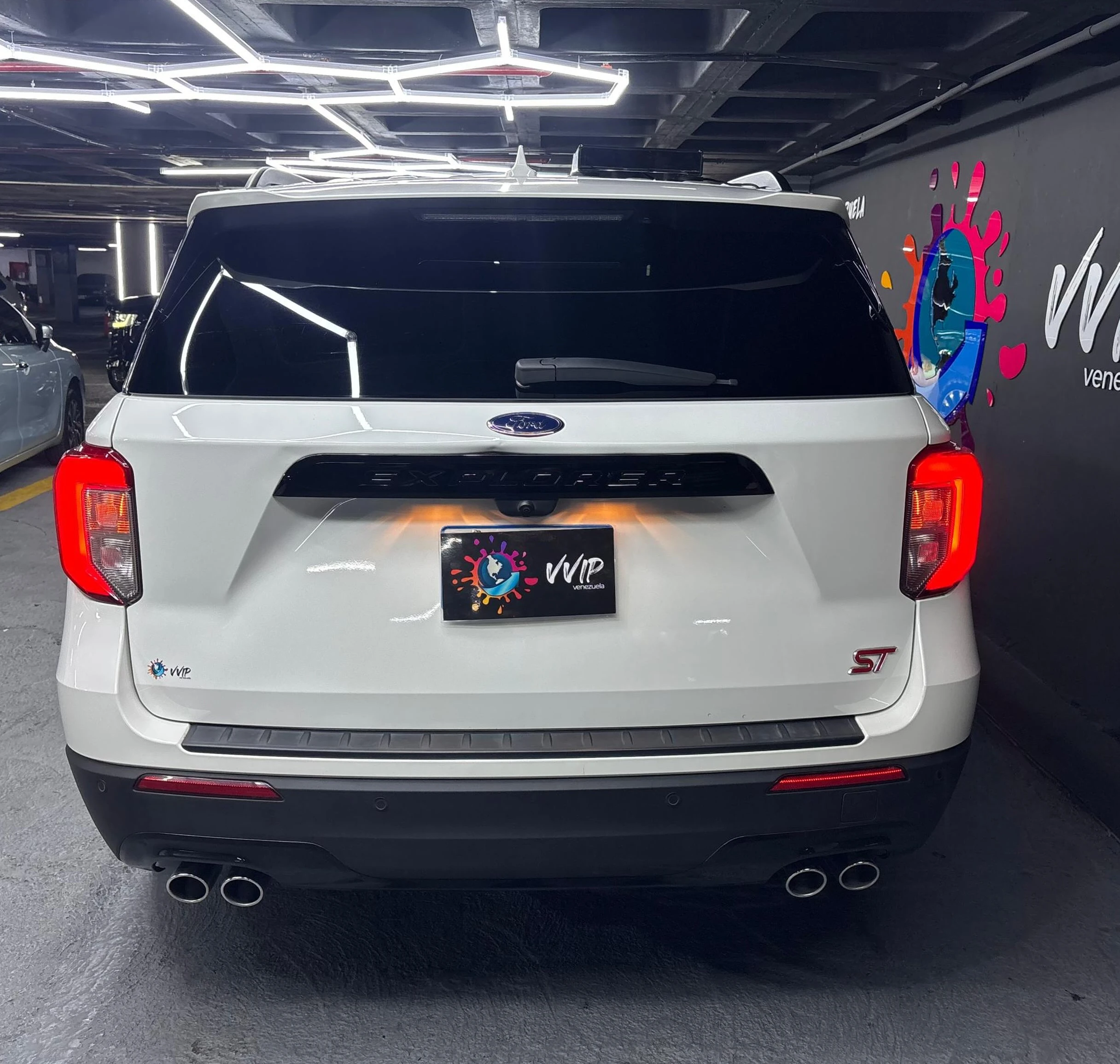 2023 Ford Explorer ST — foto 4