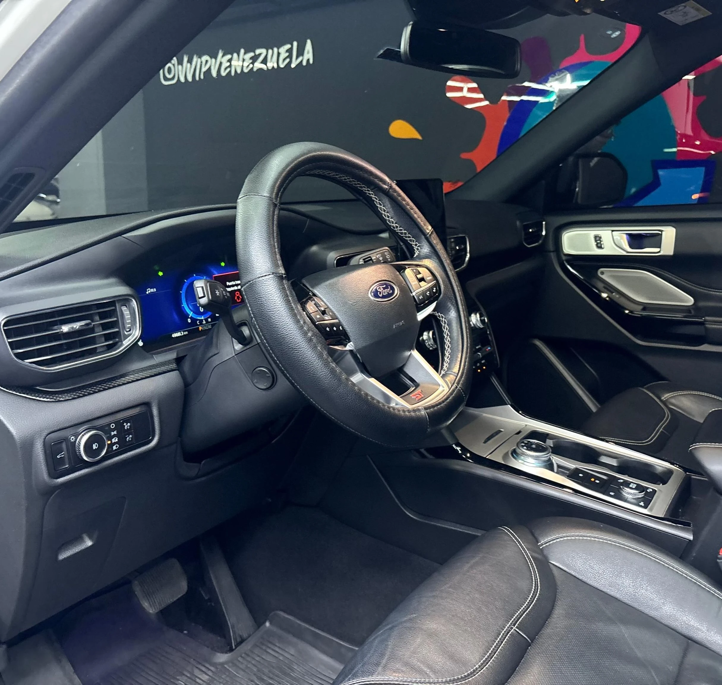 2023 Ford Explorer ST — foto 9