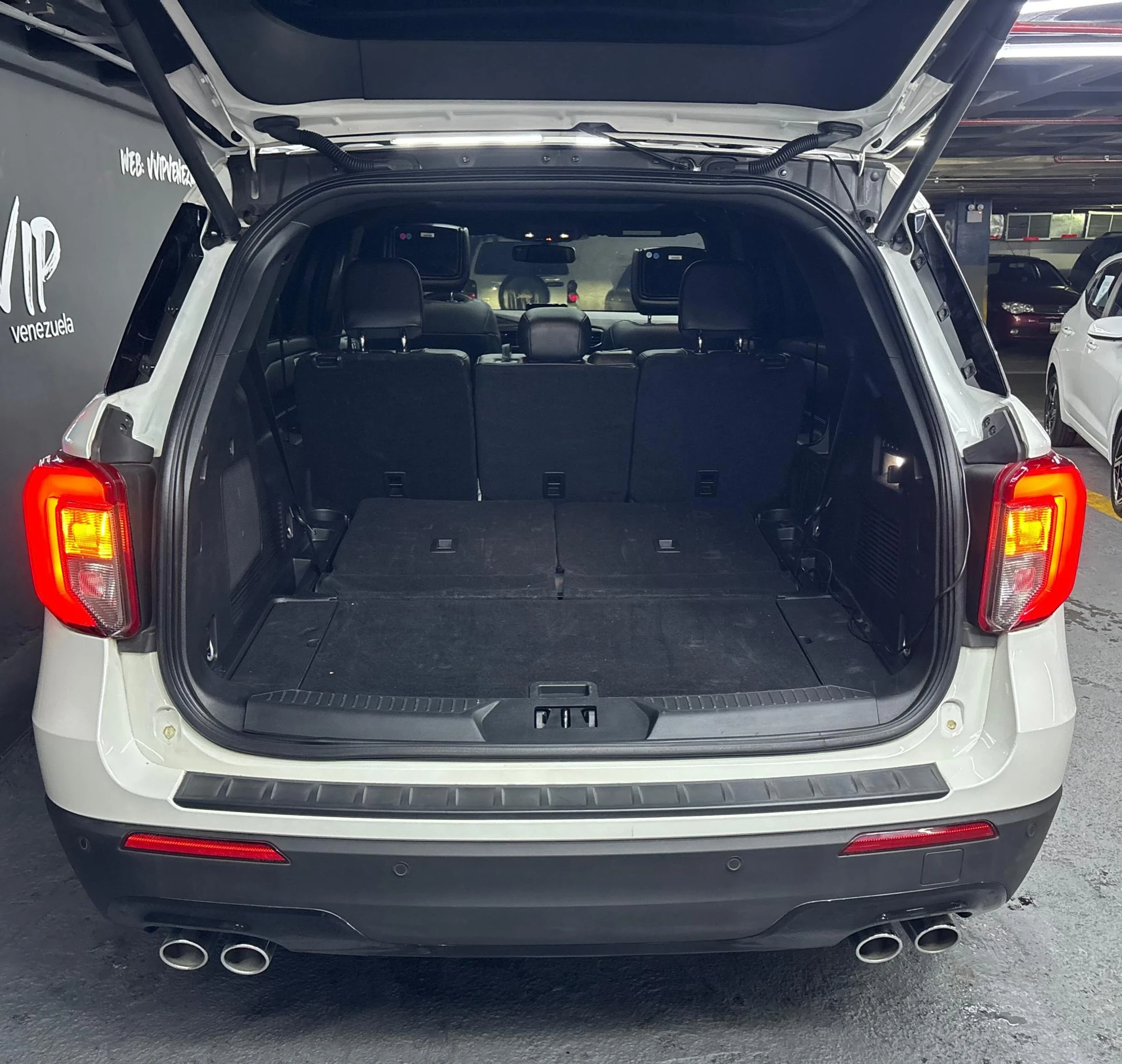2023 Ford Explorer ST — foto 12