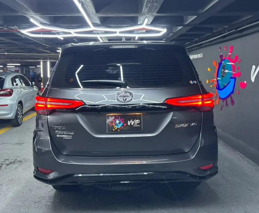 2025 Toyota Fortuner V6 — foto 6