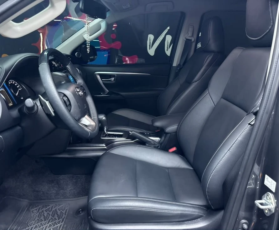 2025 Toyota Fortuner V6 — foto 11