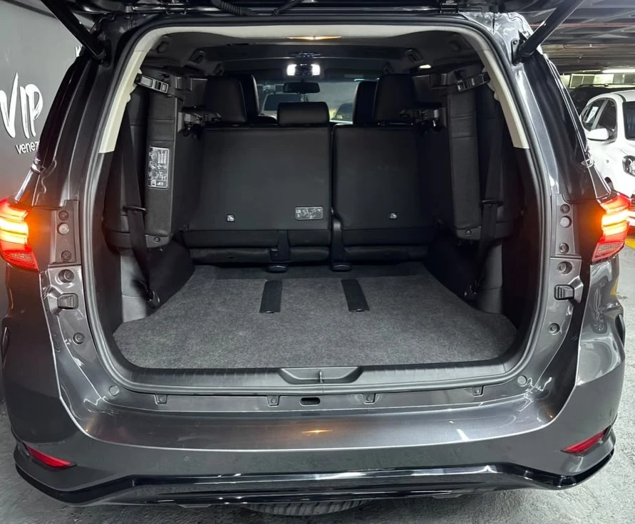 2025 Toyota Fortuner V6 — foto 14