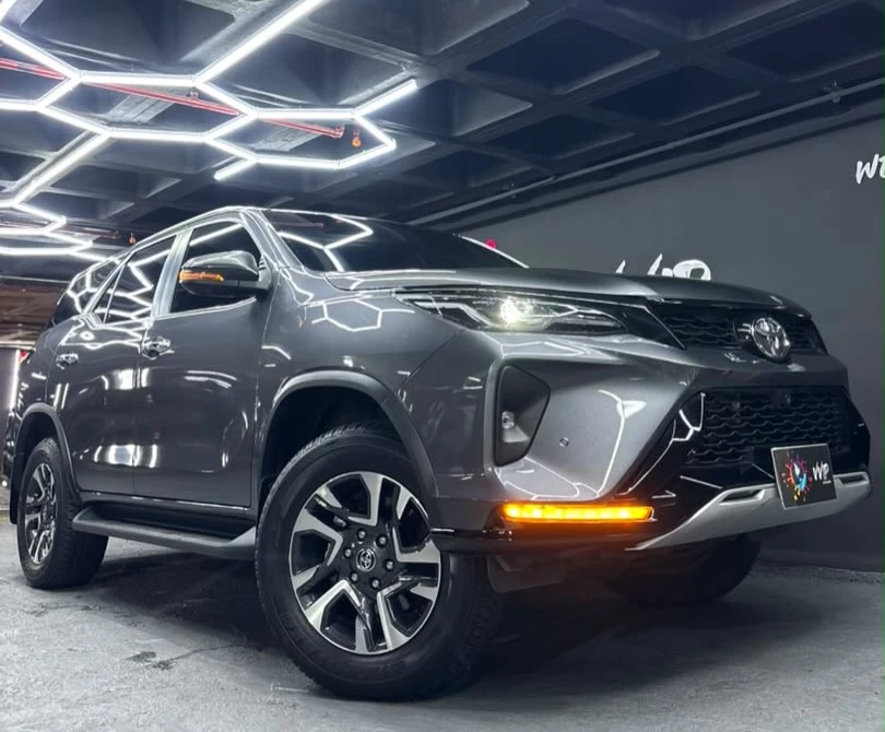 2025 Toyota Fortuner V6 — foto 16