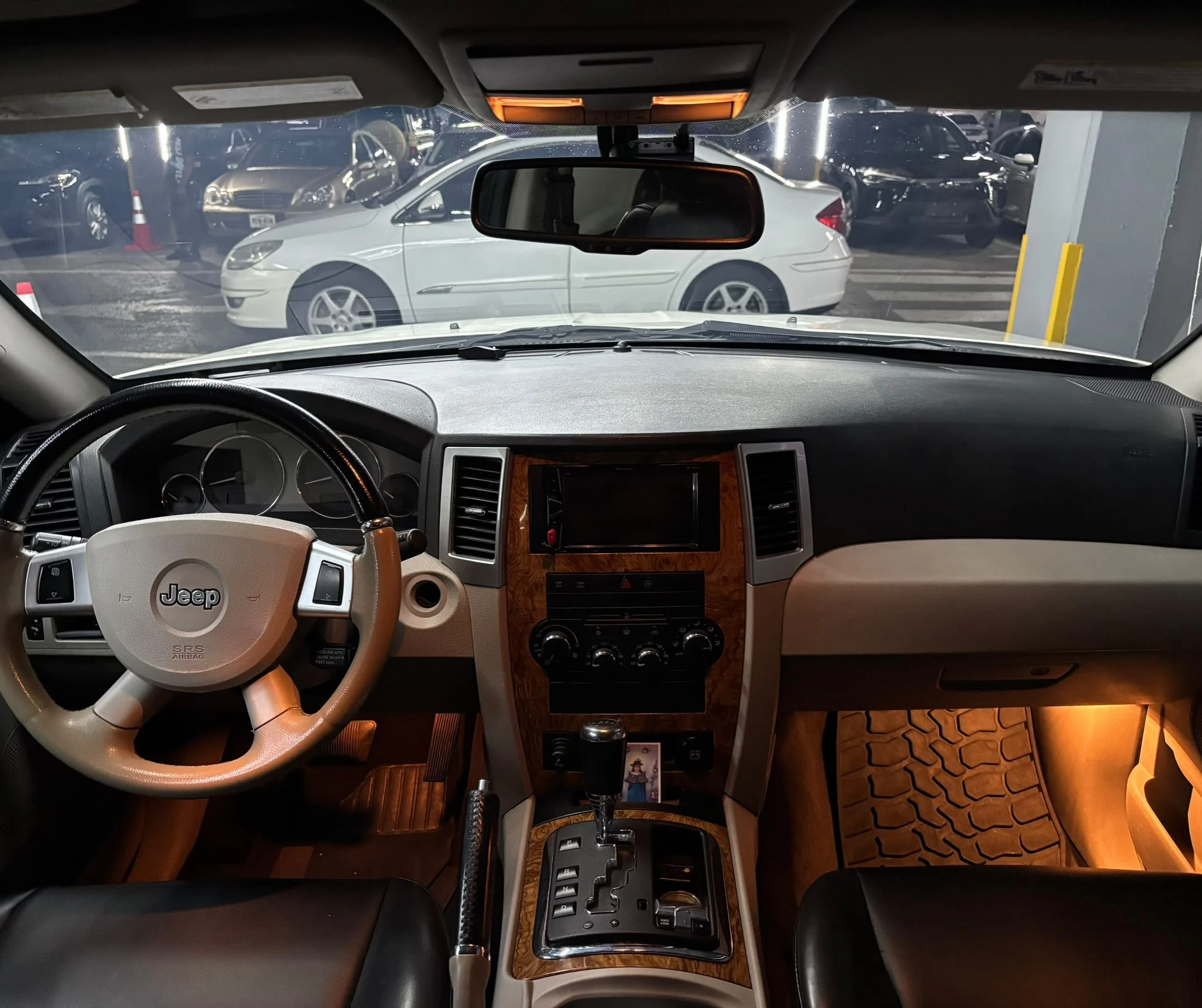 2009 Jeep Grand Cherokee V8 — foto 8