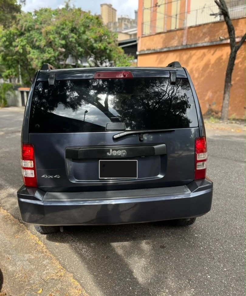 2010 Jeep Cherokee Kk — foto 3