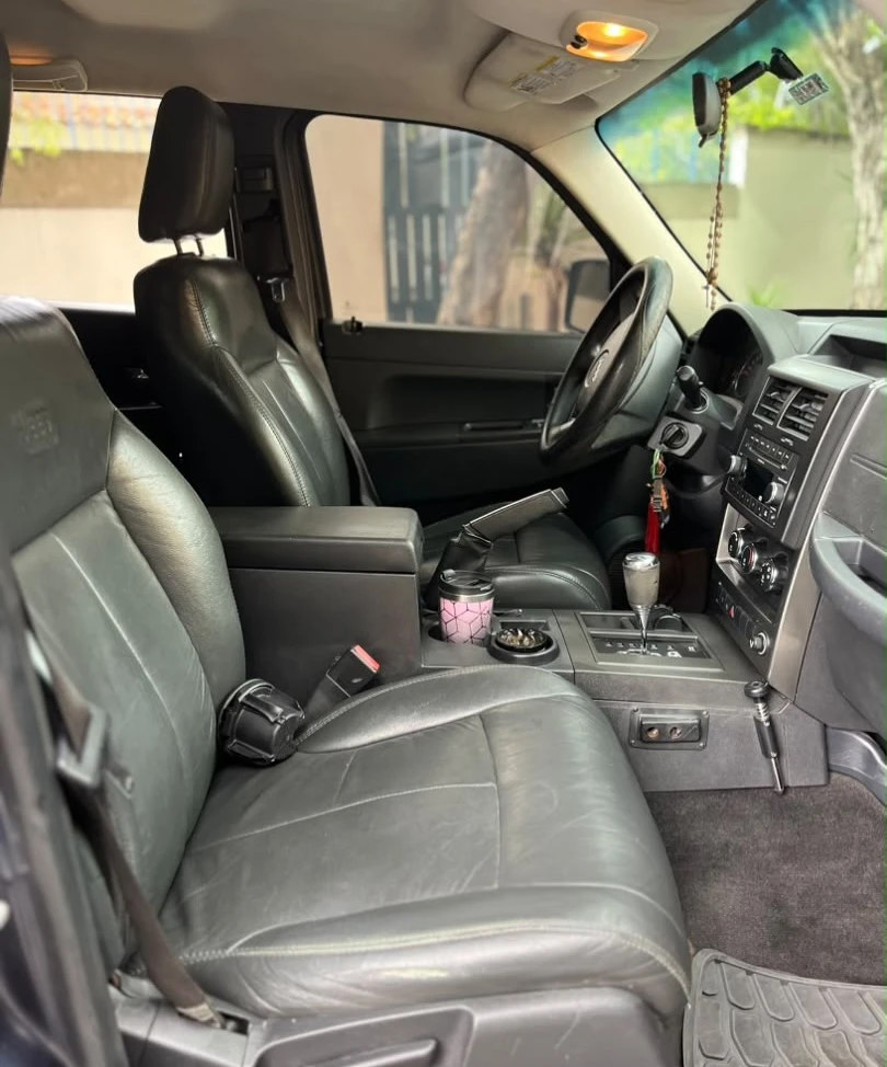 2010 Jeep Cherokee Kk — foto 7