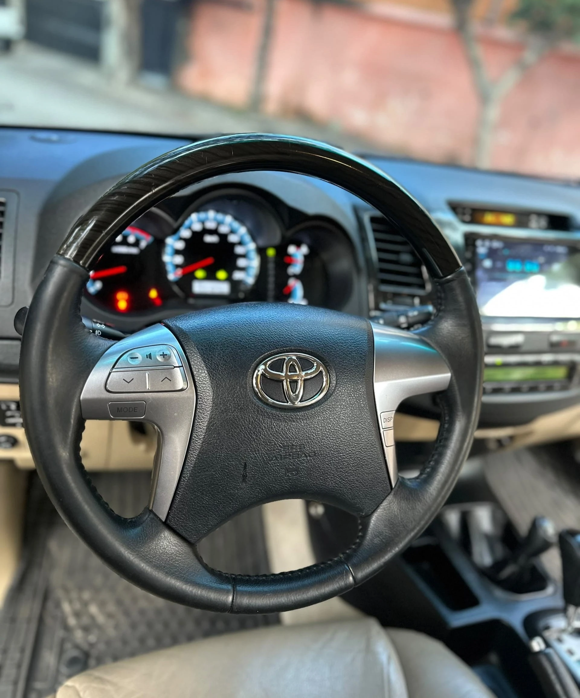 2015 Toyota Fortuner — foto 5