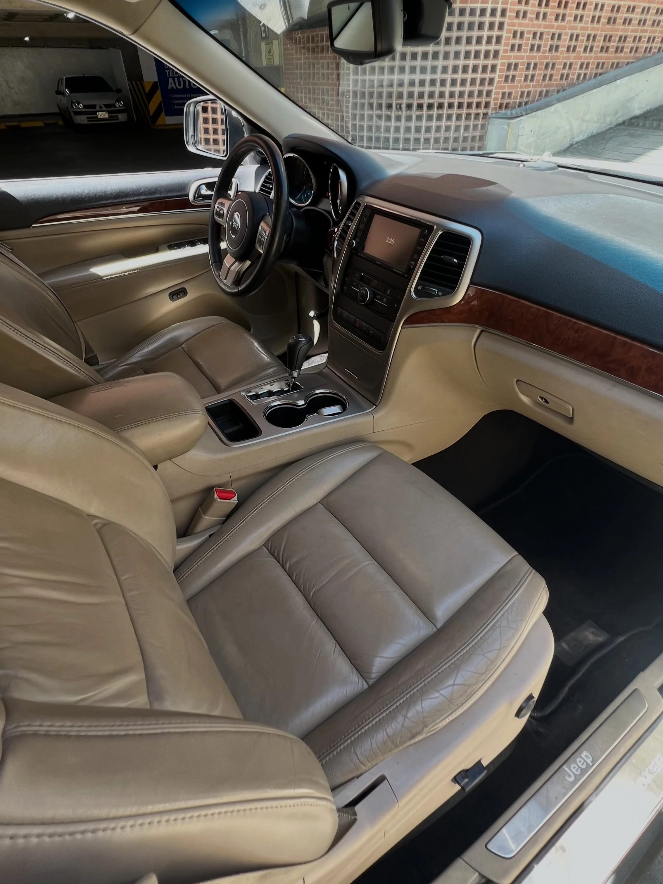 2011 Jeep Grand Cherokee WK2 — foto 11