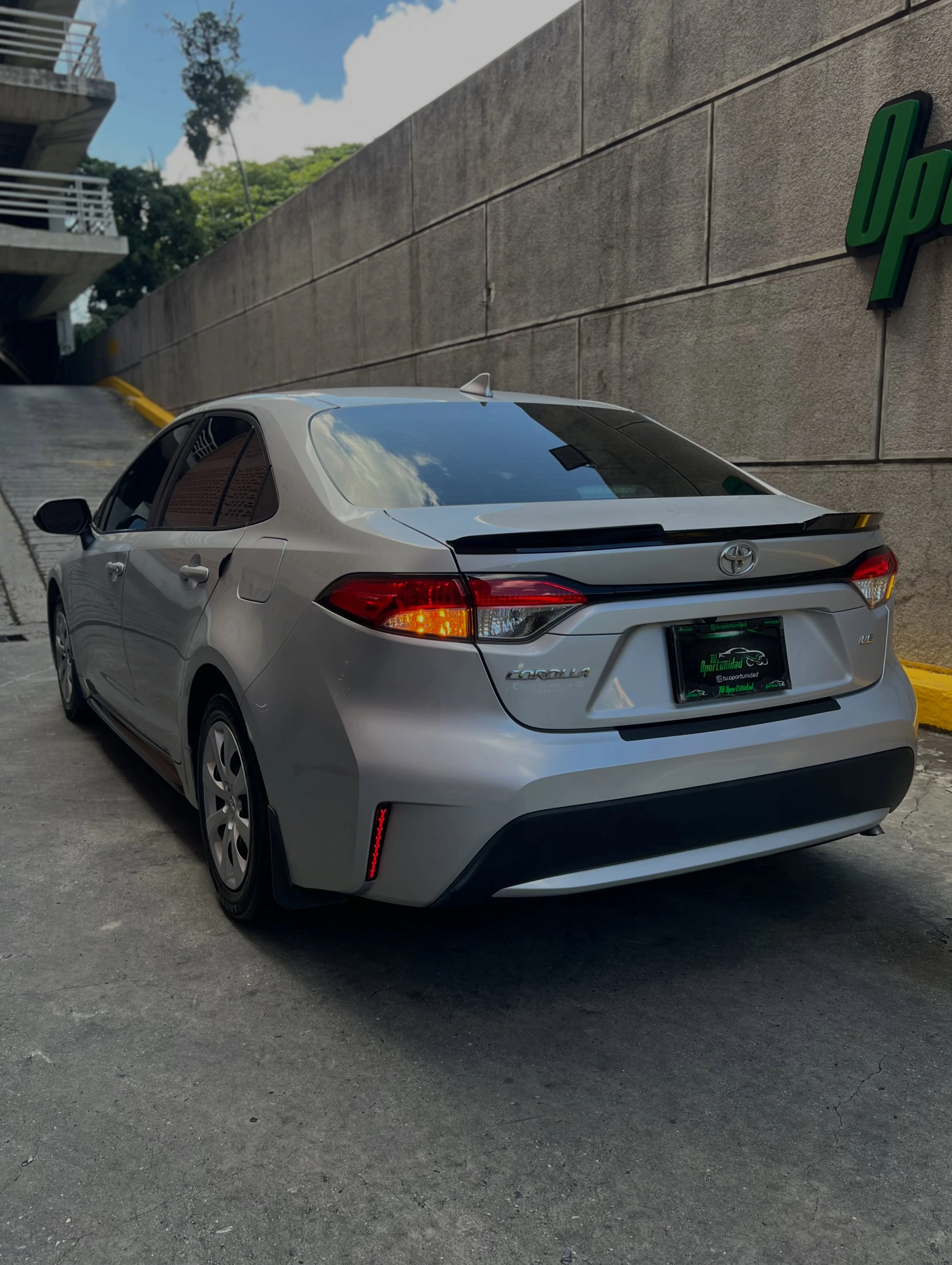 2021 Toyota Corolla LE — foto 3