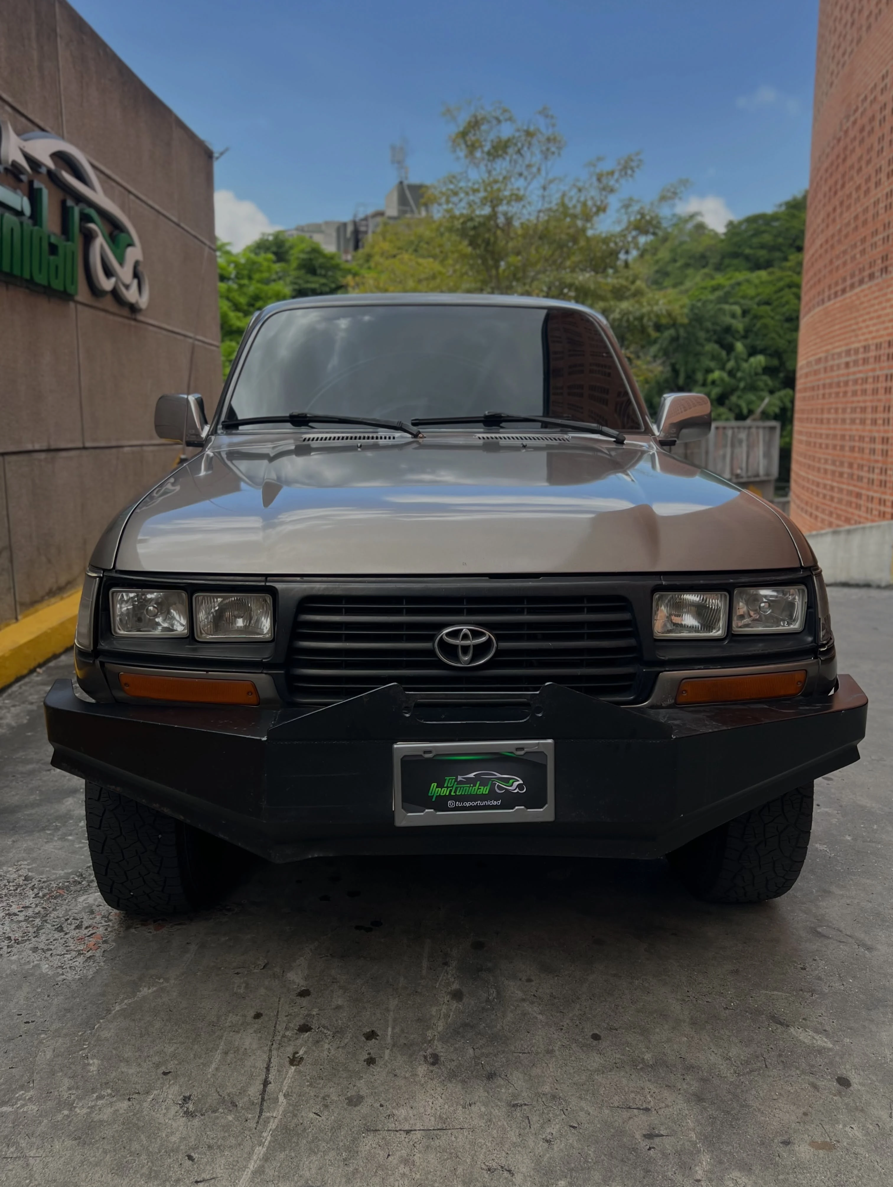 2000 Toyota Autana