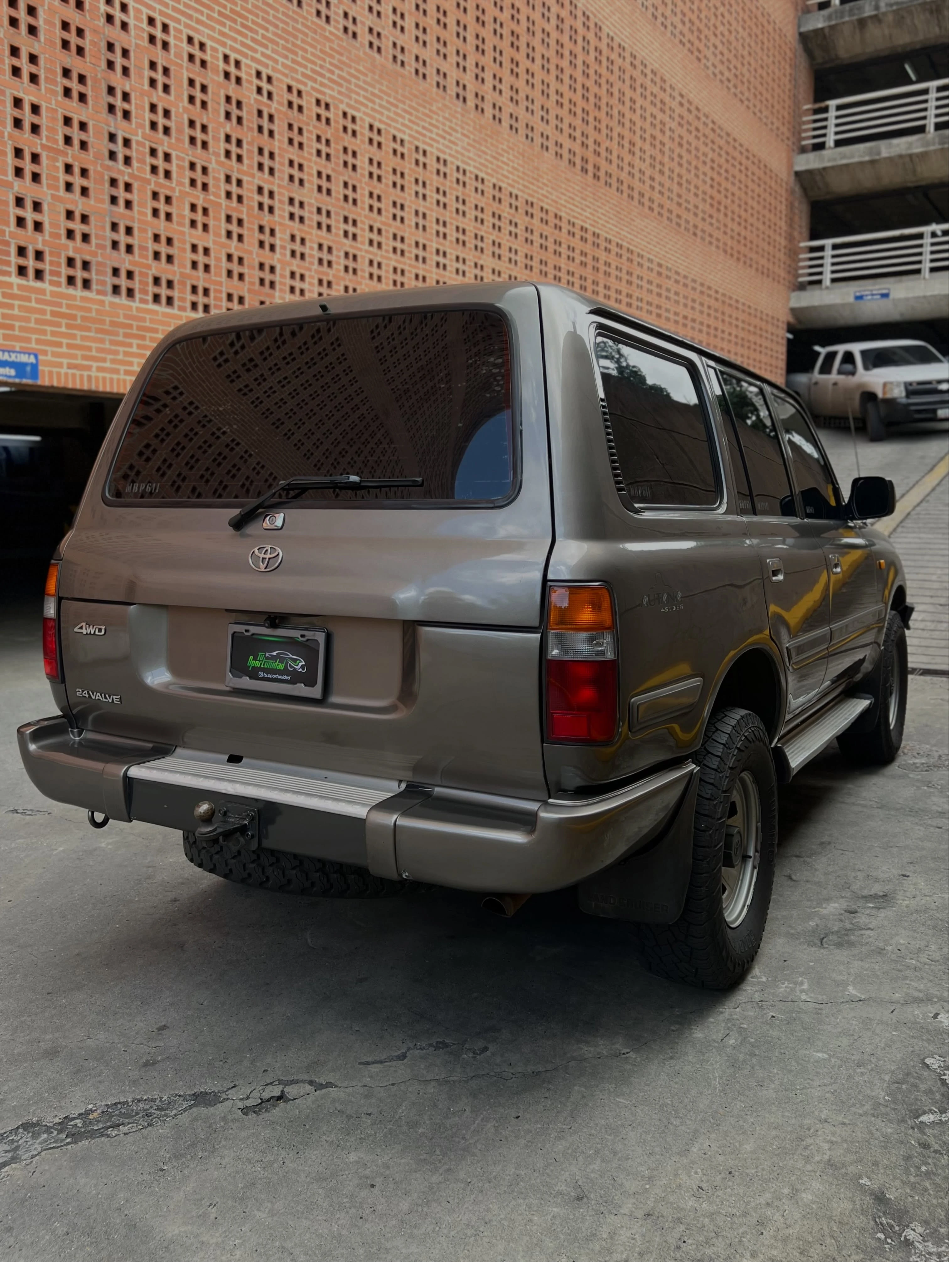 2000 Toyota Autana — foto 3