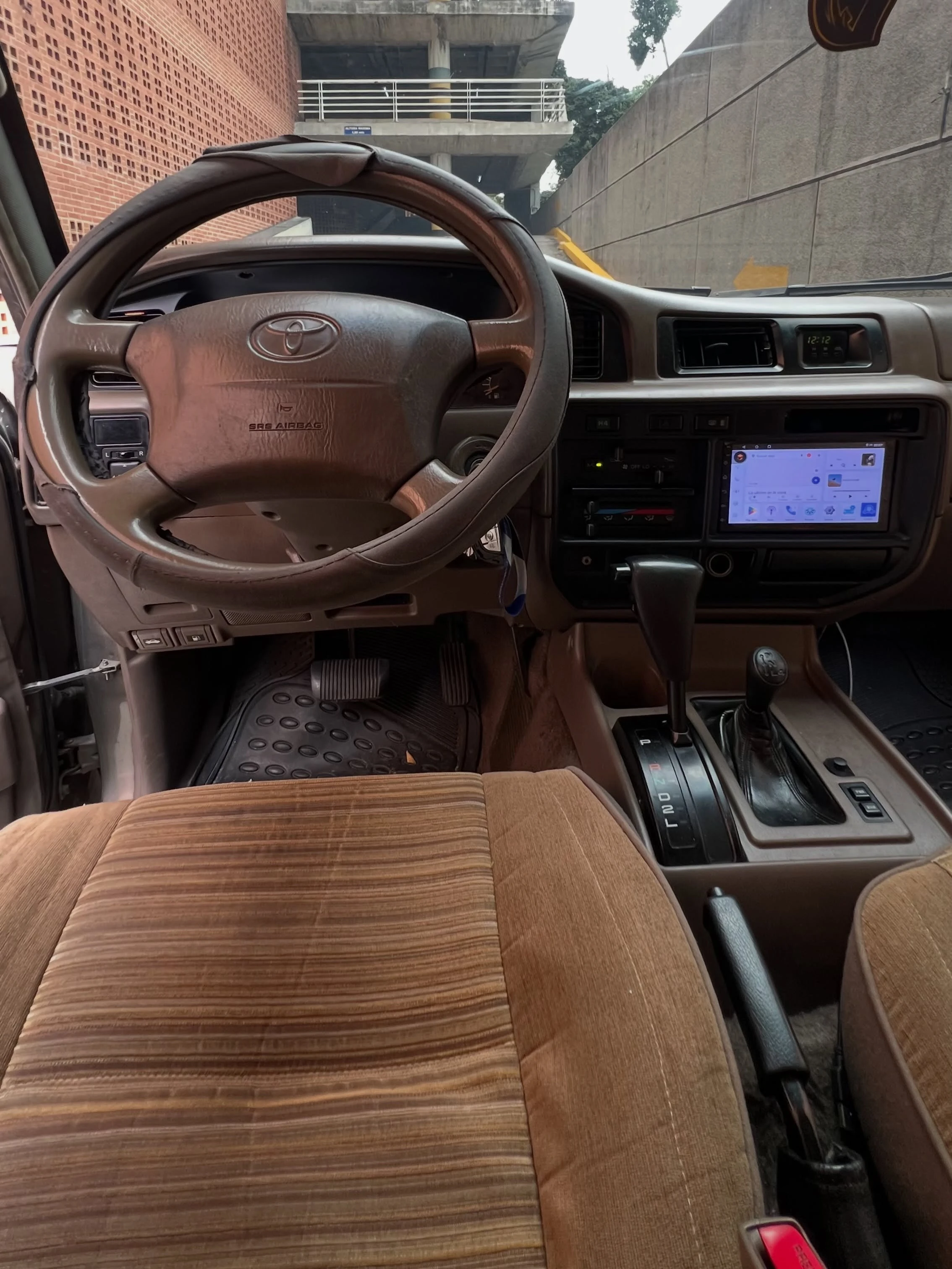 2000 Toyota Autana — foto 13
