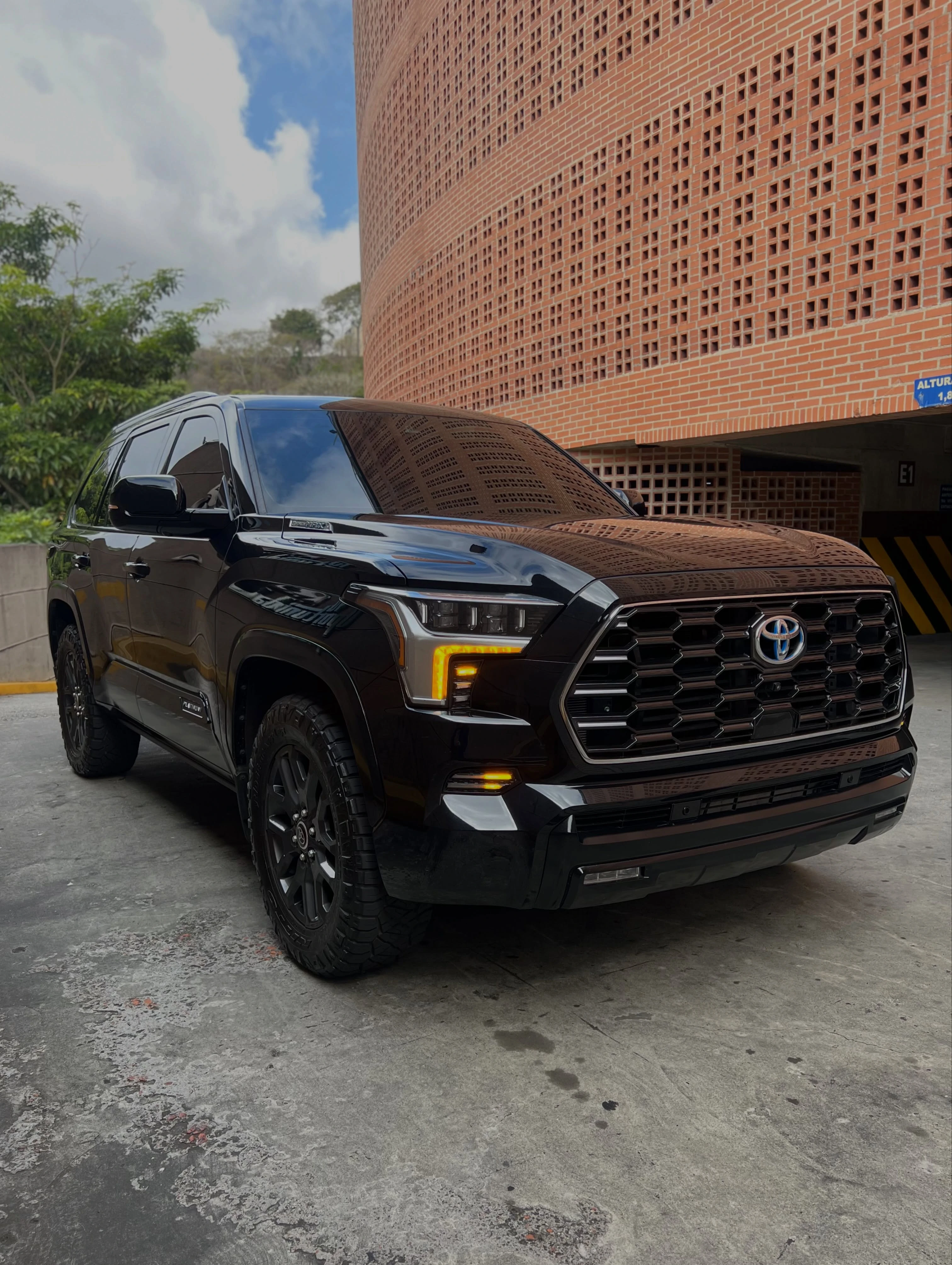 2024 Toyota Sequoia Platinum — foto 2