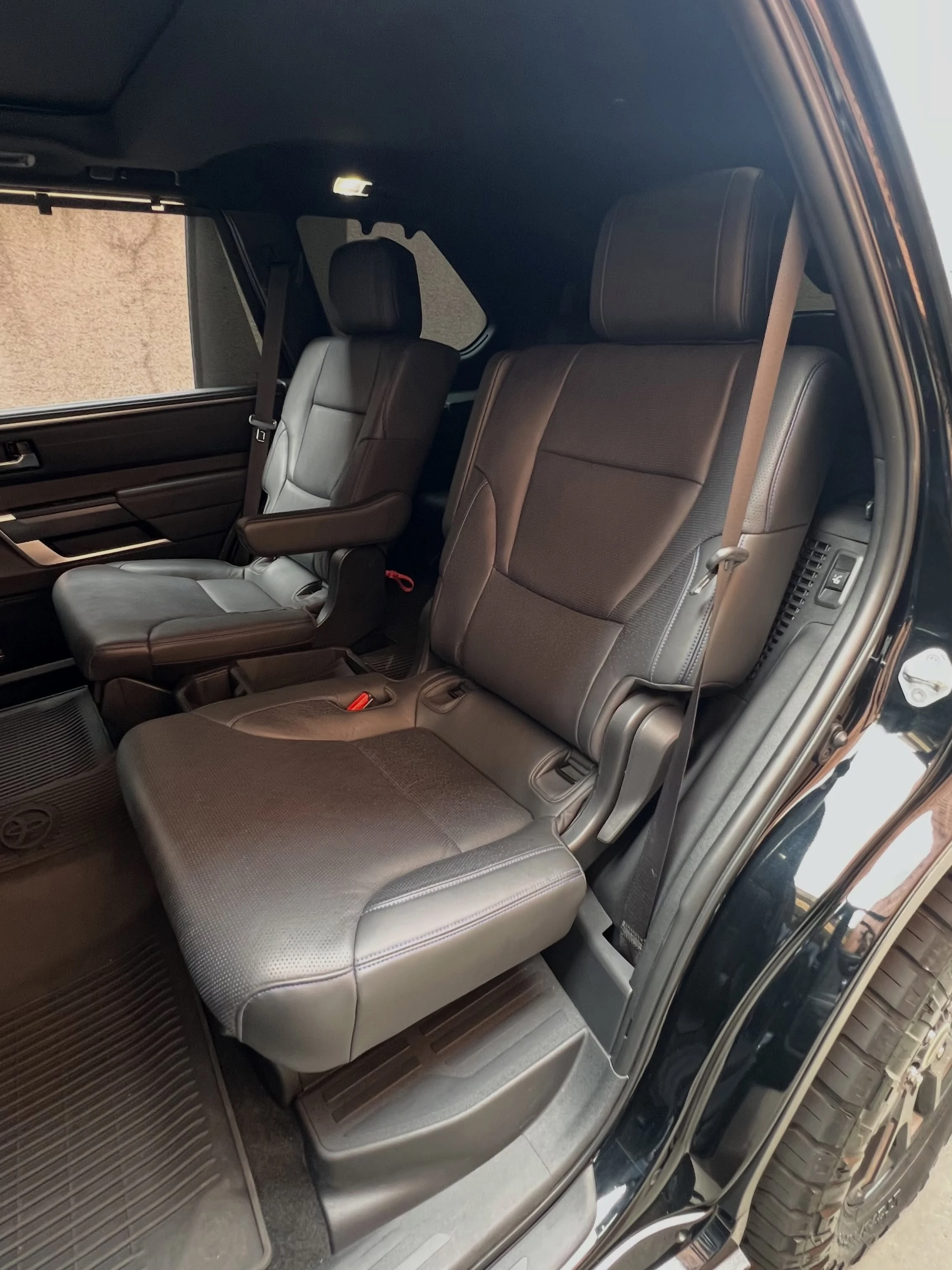 2024 Toyota Sequoia Platinum — foto 8