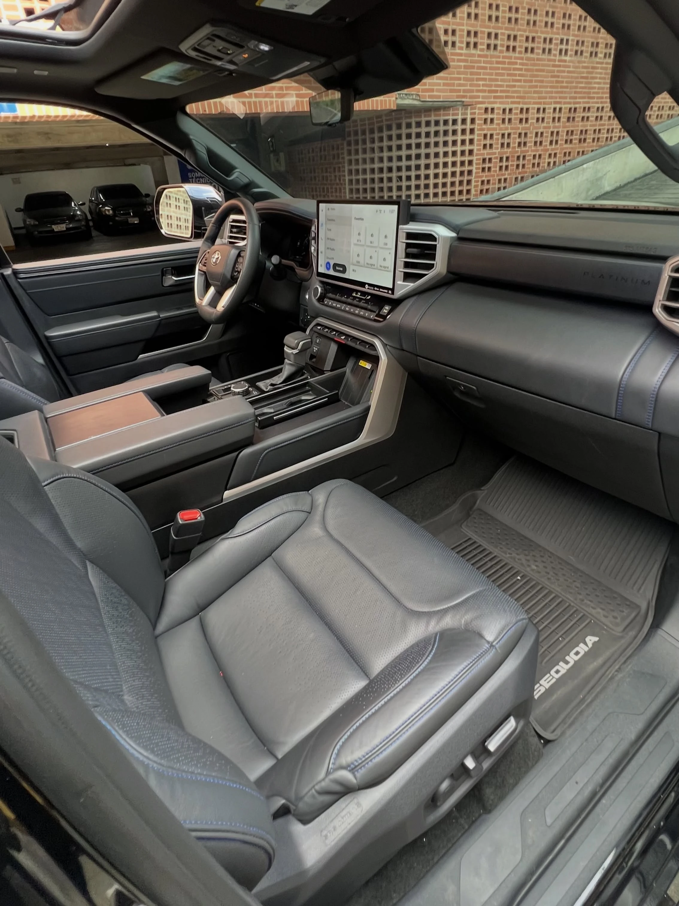 2024 Toyota Sequoia Platinum — foto 13