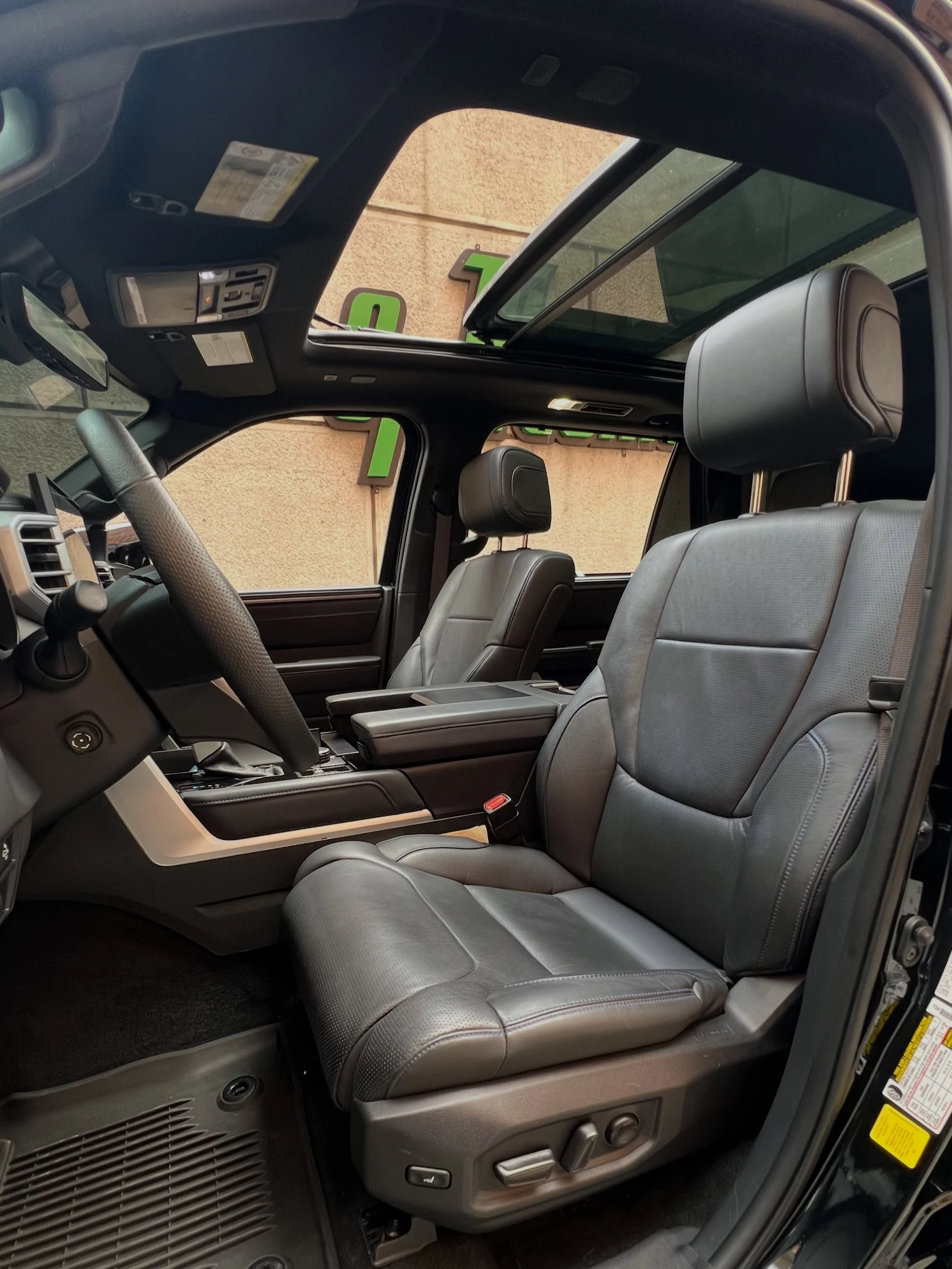 2024 Toyota Sequoia Platinum — foto 16