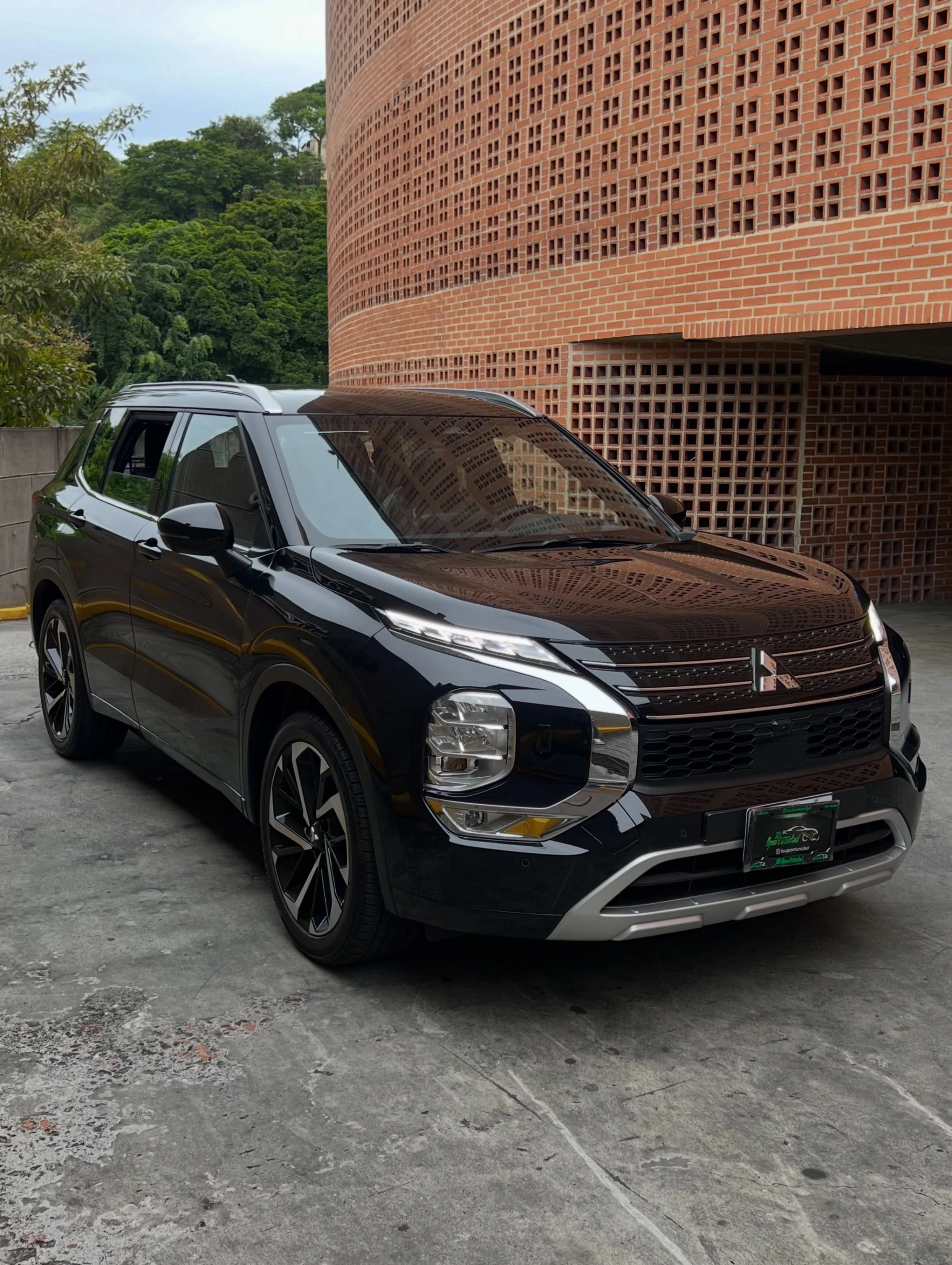 2025 Mitsubishi Outlander — foto 2
