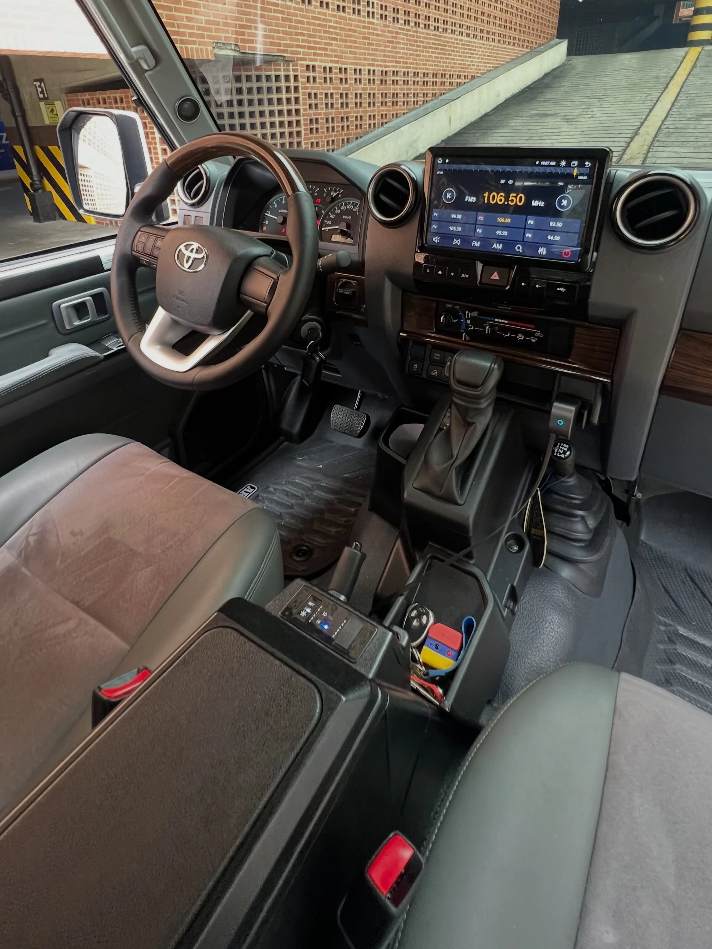 2025 Toyota Land Cruiser Serie 79 — foto 11