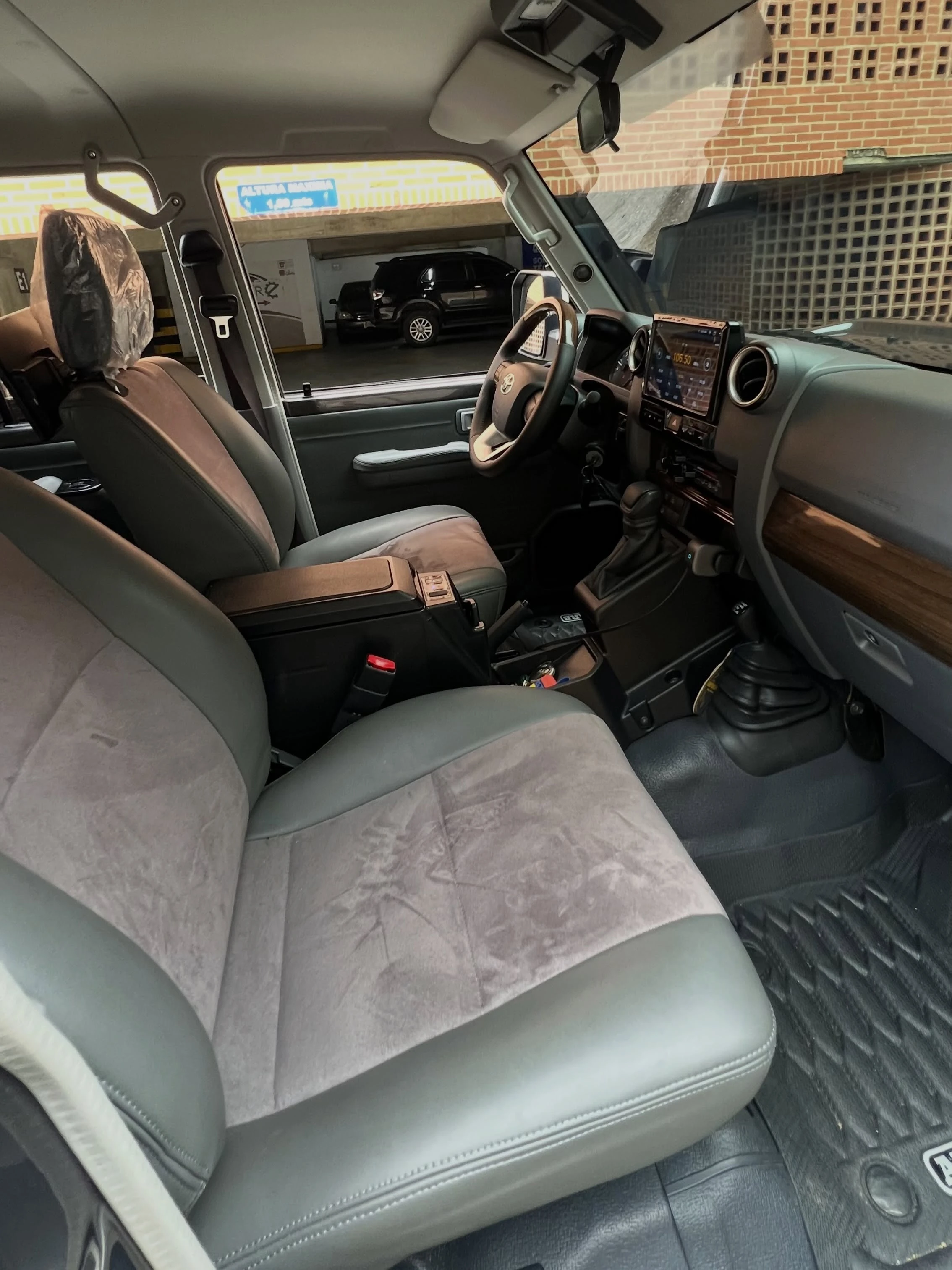 2025 Toyota Land Cruiser Serie 79 — foto 12