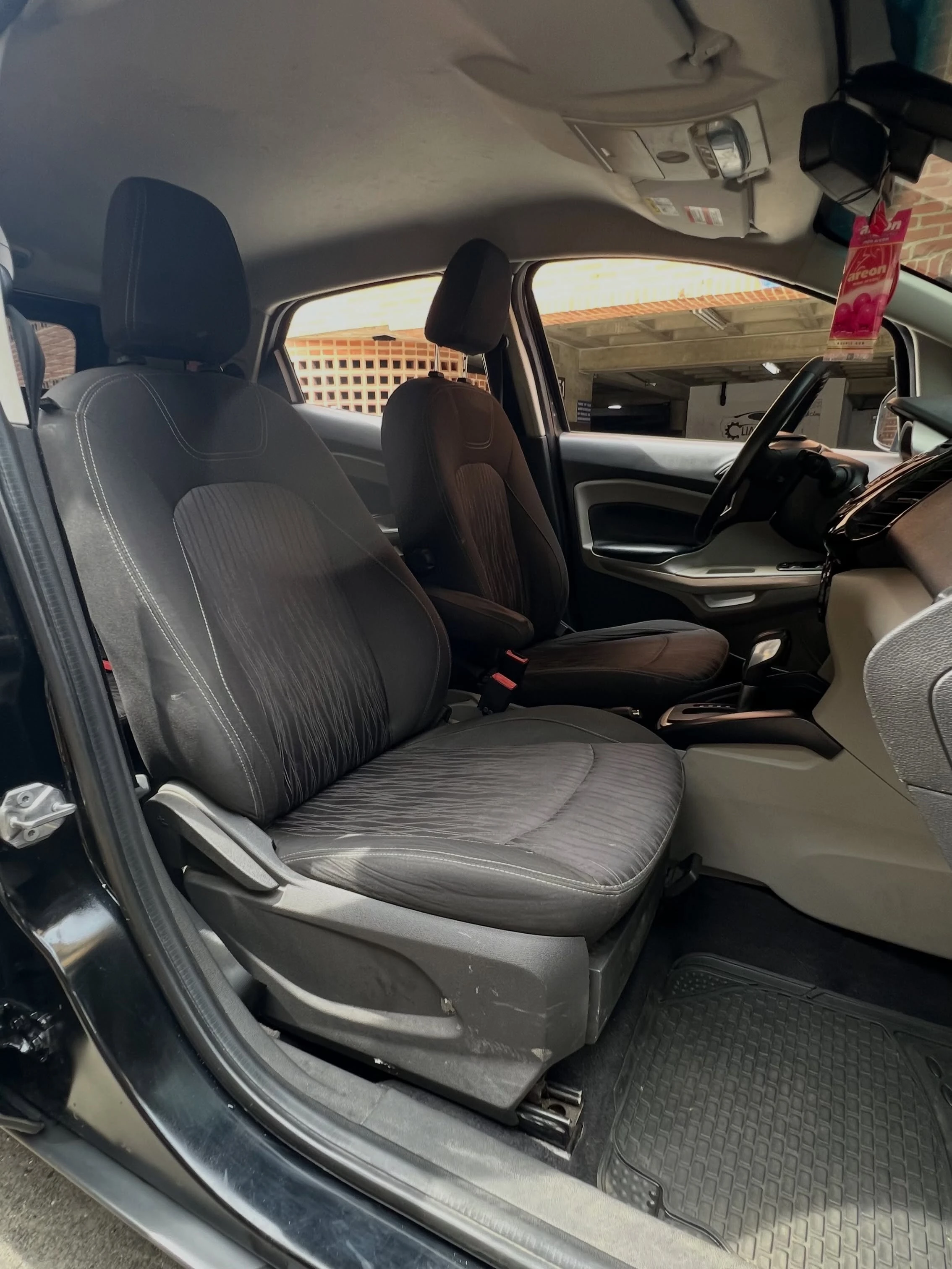 2015 Ford Ecosport Titanium — foto 12