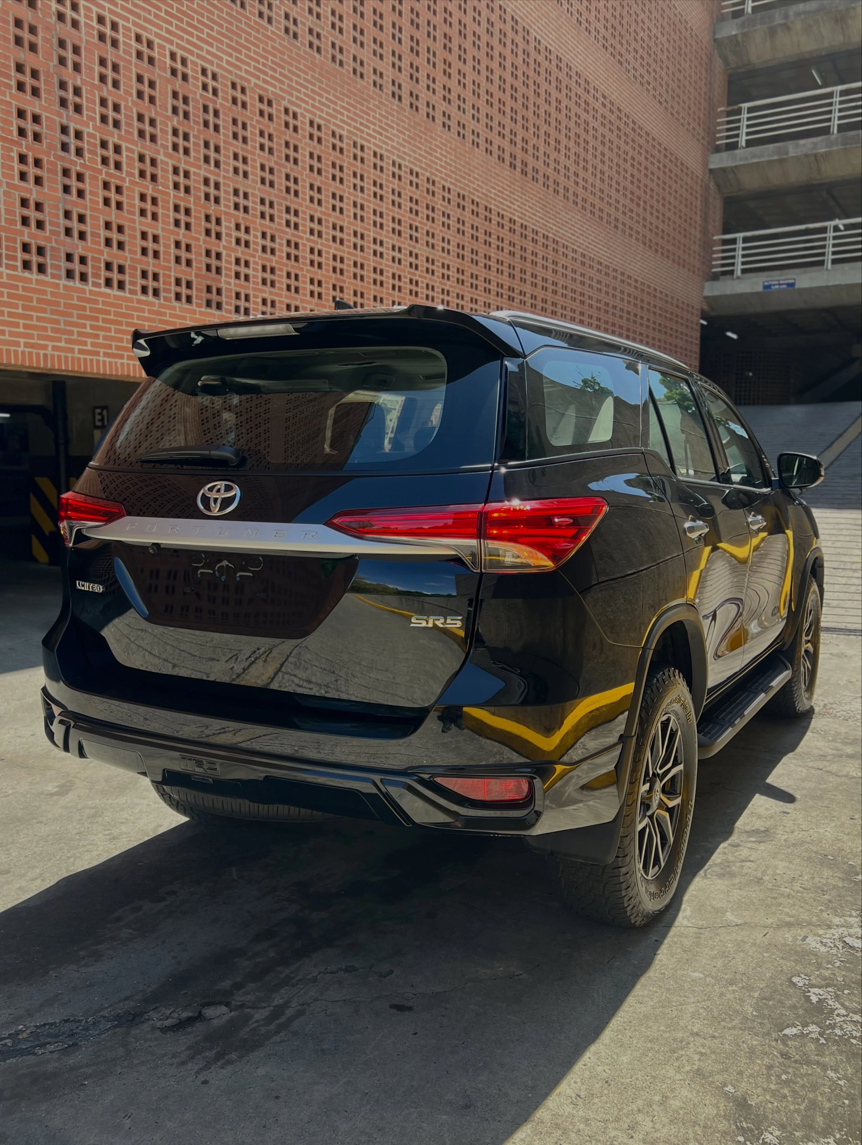 2026 Toyota Fortuner 2.7L — foto 3
