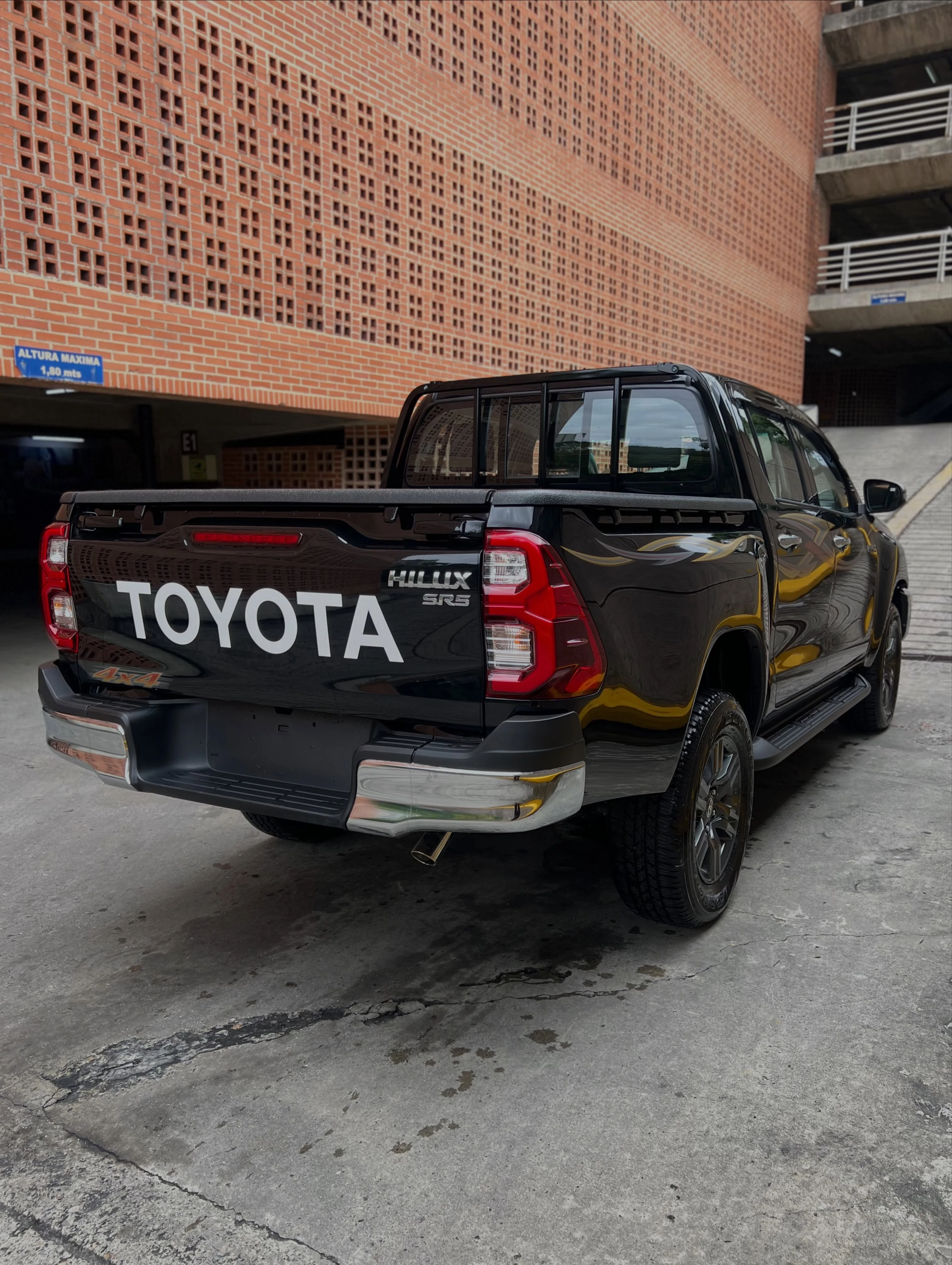 2026 Toyota Hilux 2.7L — foto 3