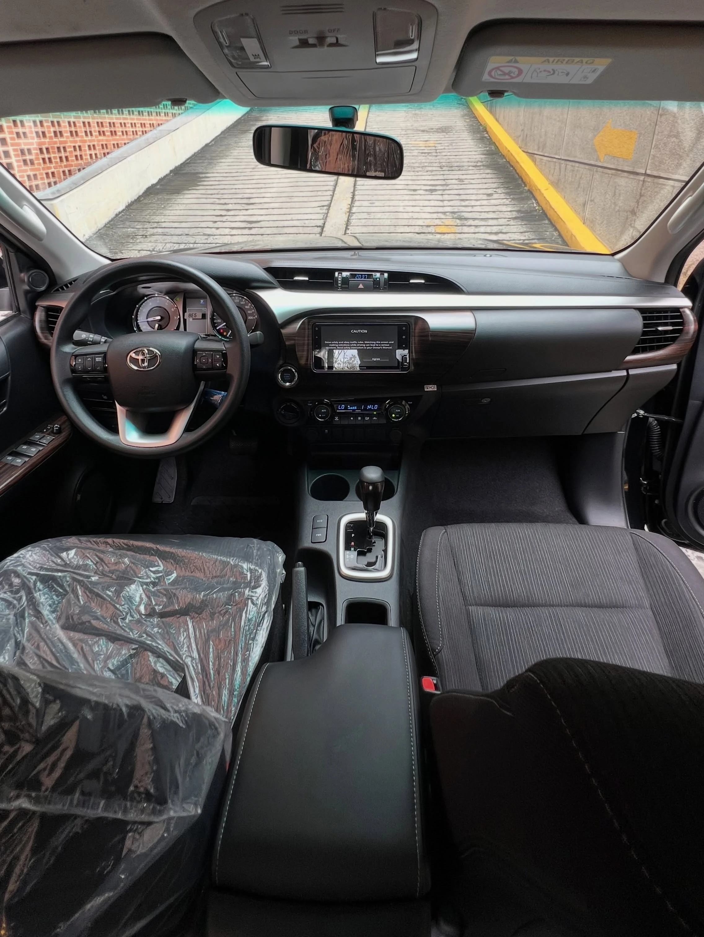2026 Toyota Hilux 2.7L — foto 9