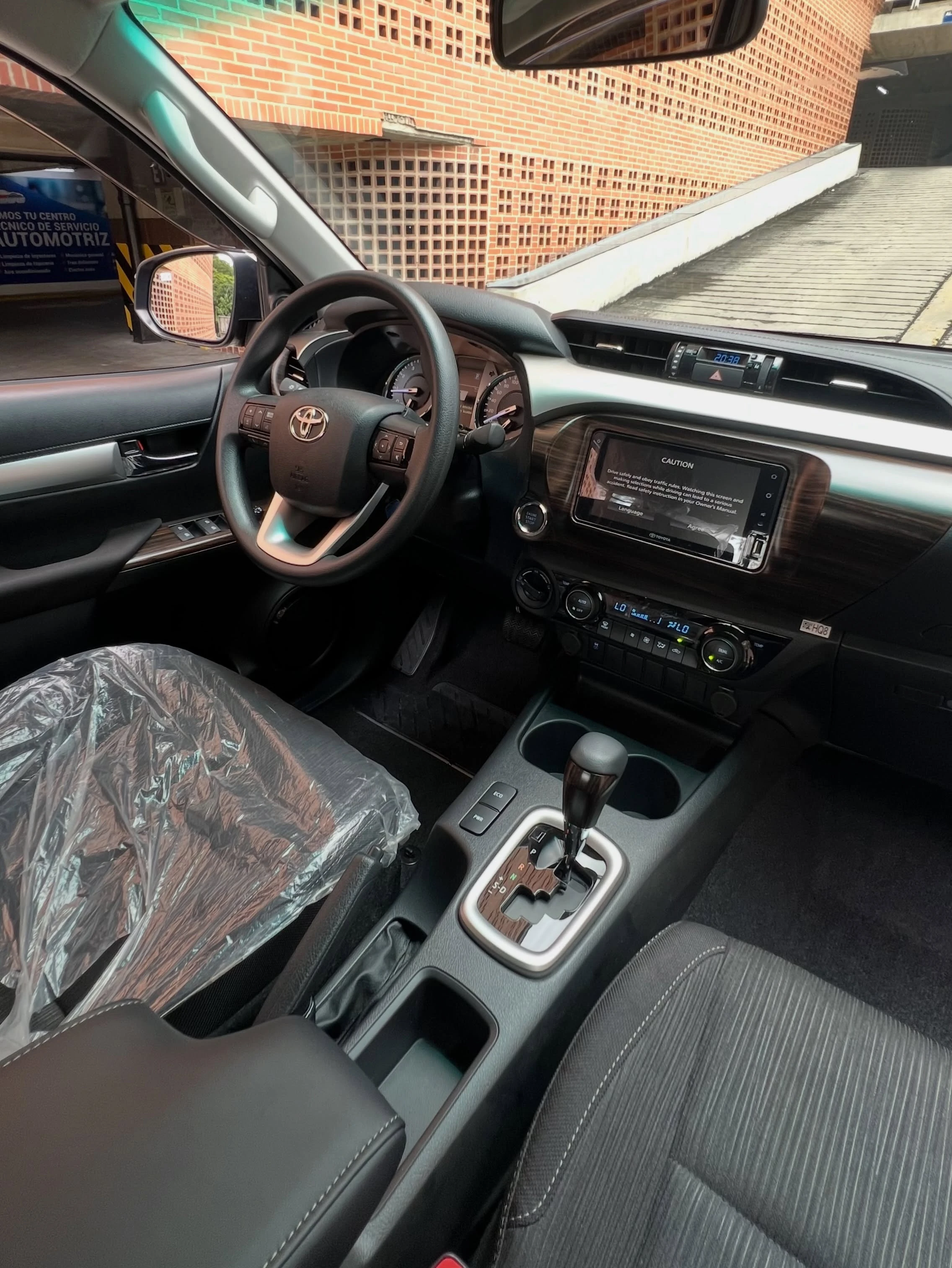 2026 Toyota Hilux 2.7L — foto 10
