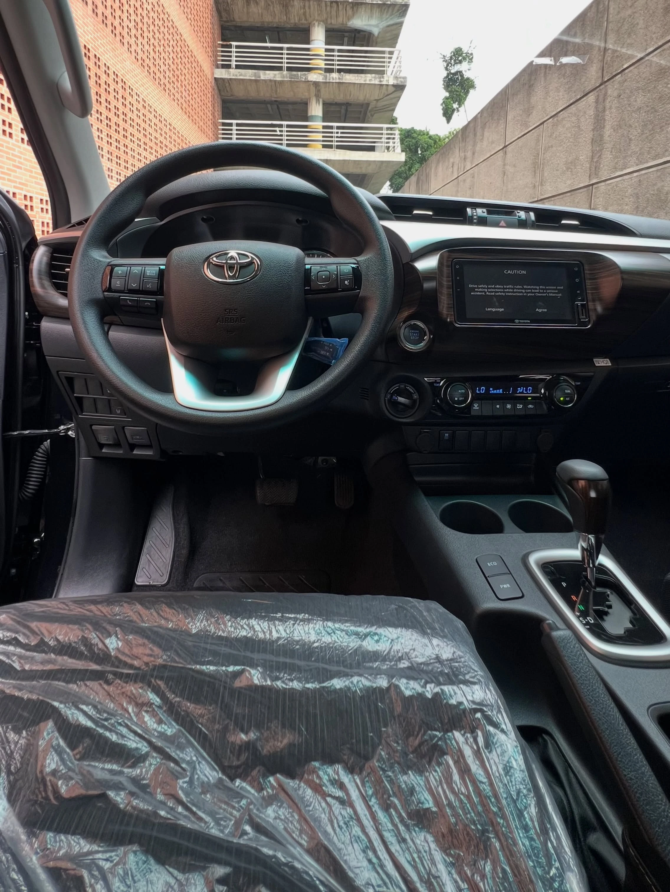 2026 Toyota Hilux 2.7L — foto 13