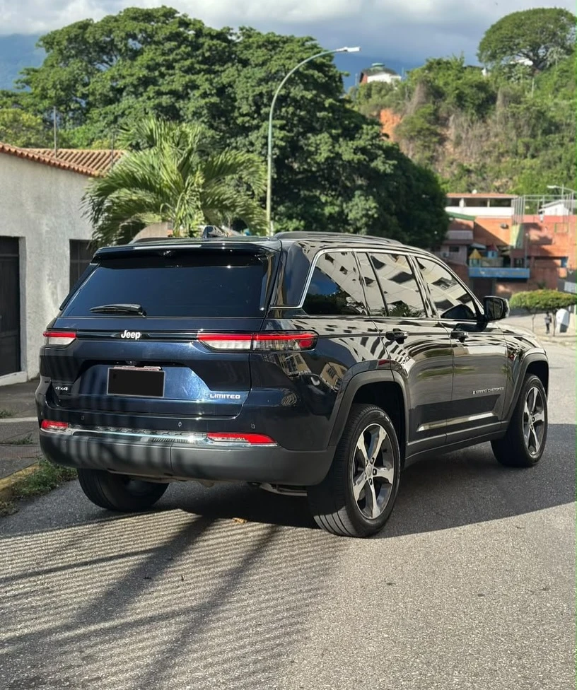 2024 Jeep Grand Cherokee — foto 2
