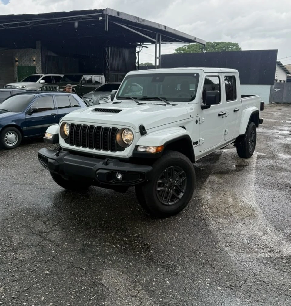 2025 Jeep Gladiator