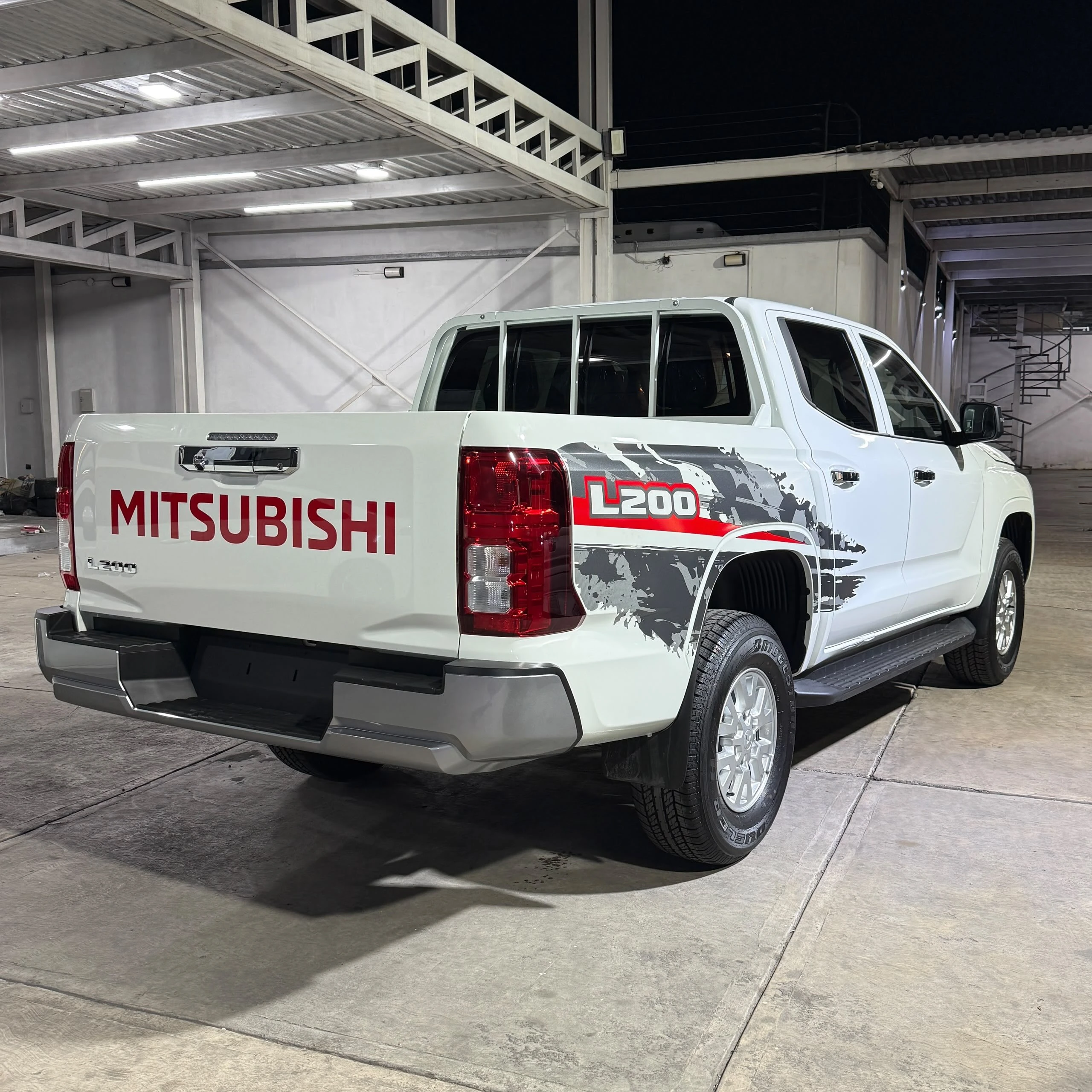 2026 Mitsubishi L200 Full equipo — foto 2