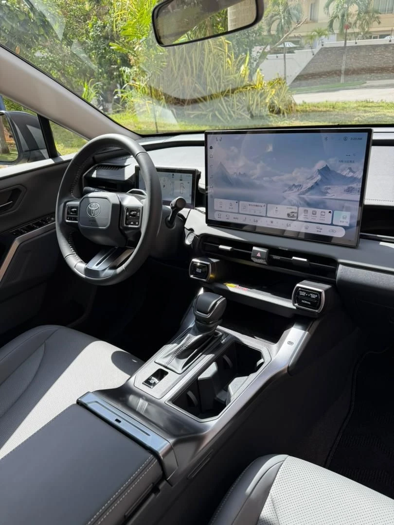 2026 Toyota RAV4 Elite — foto 2