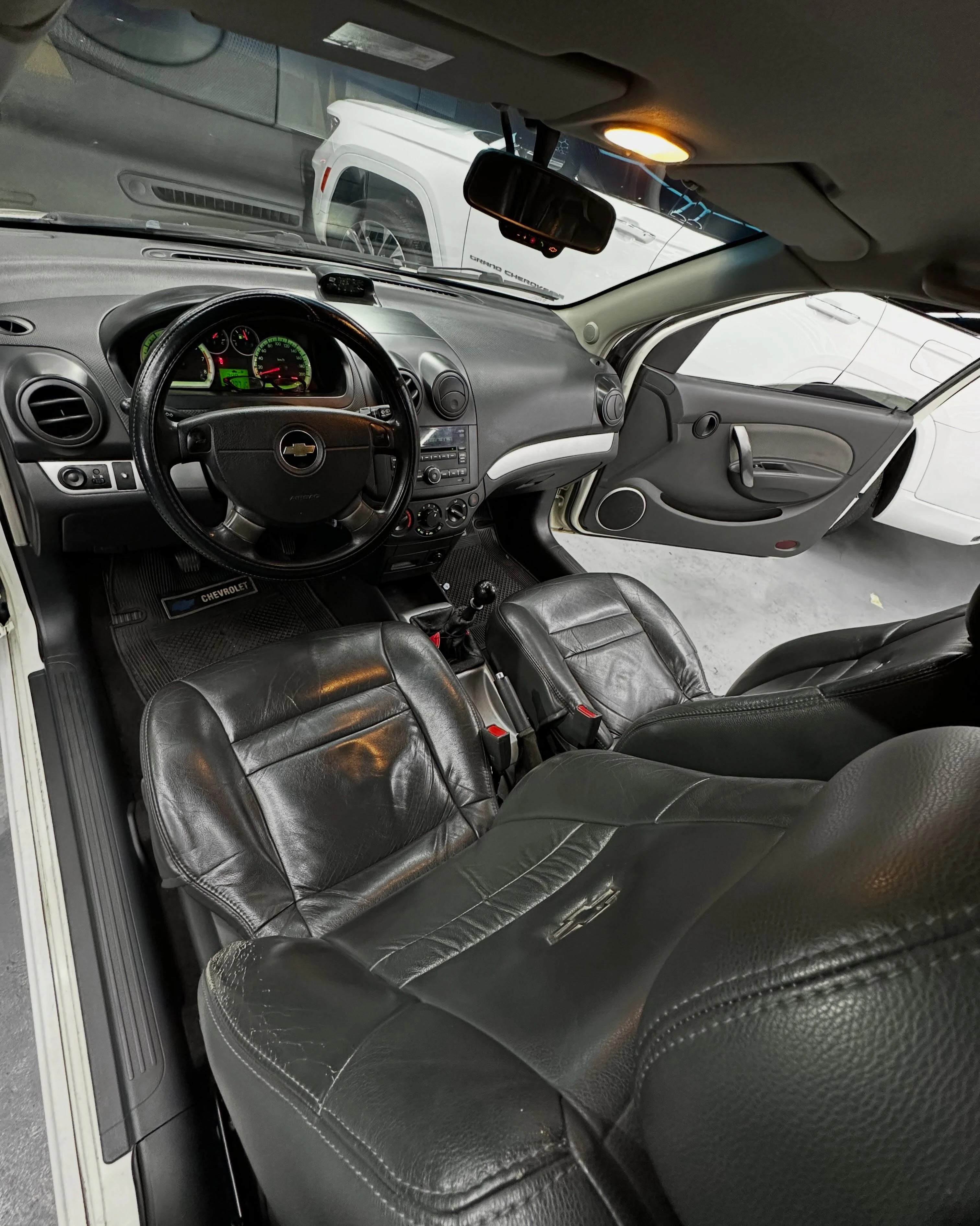 2011 Chevrolet Aveo — foto 4