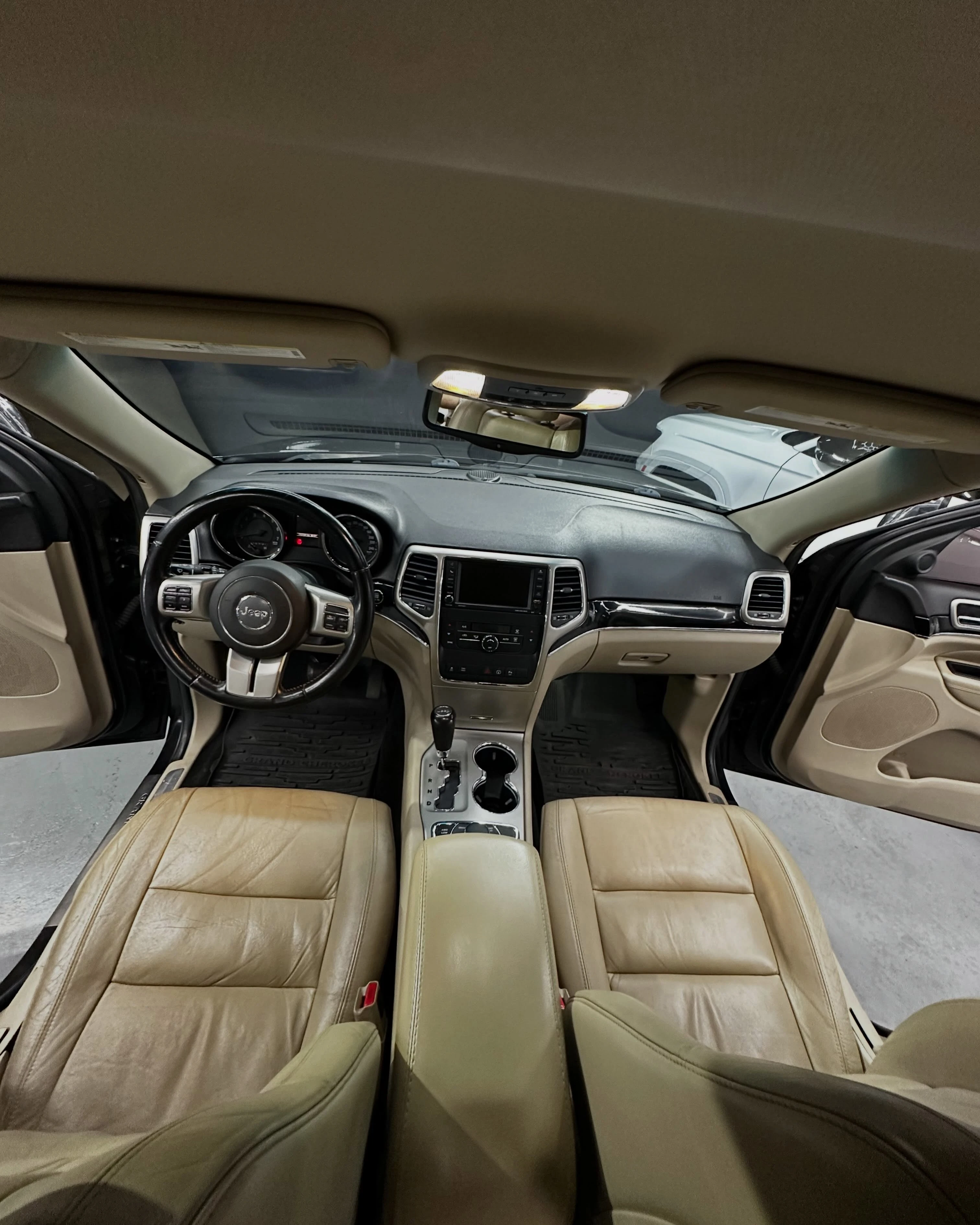 2013 Jeep Grand Cherokee Limited — foto 6