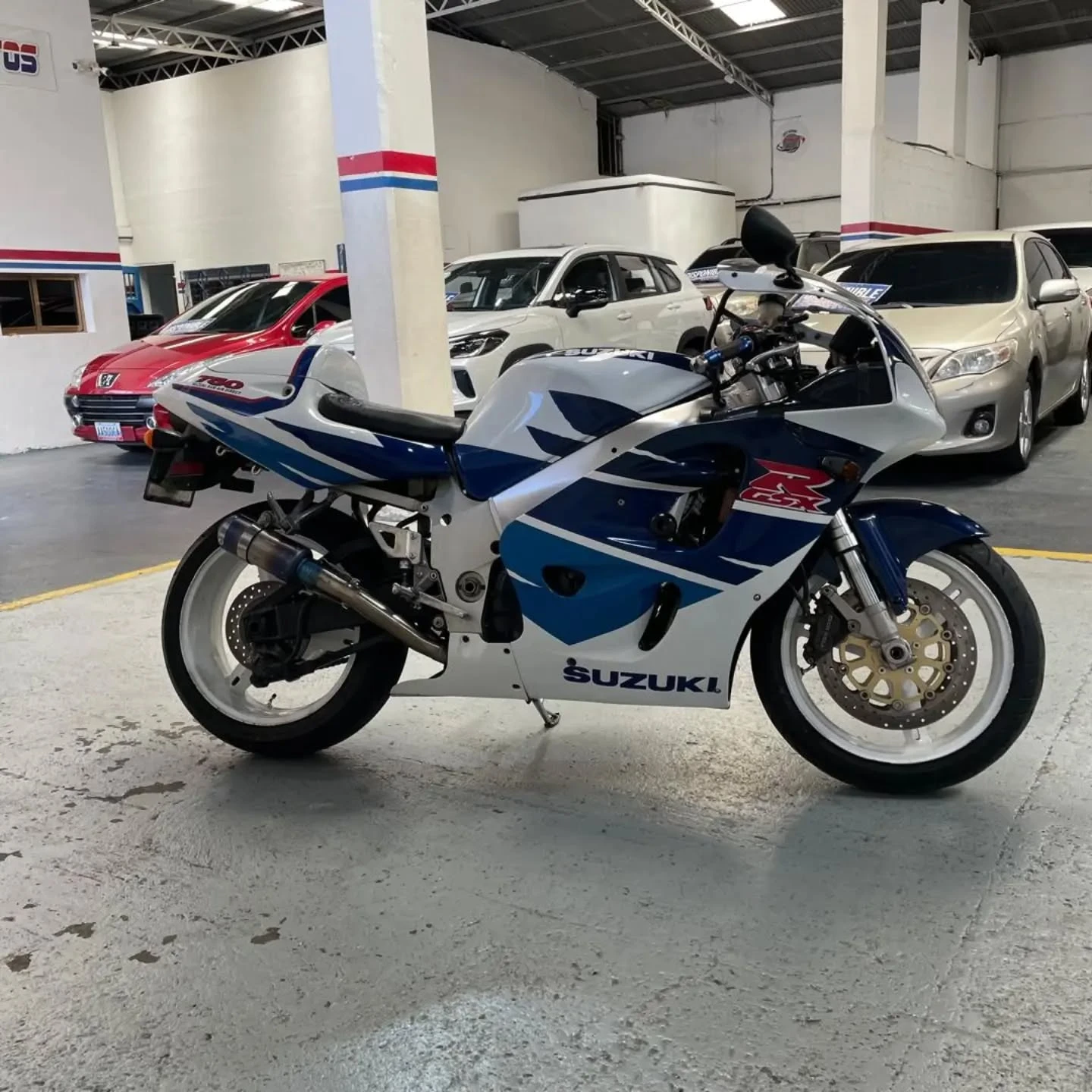 1997 Suzuki Srad-750 — foto 2
