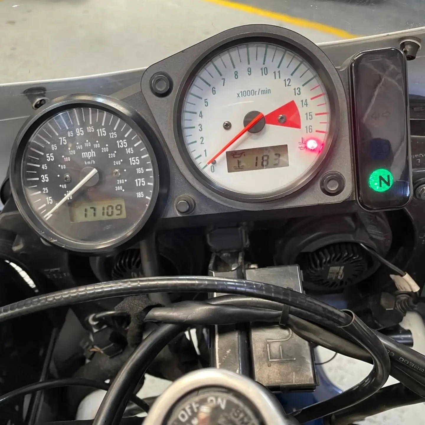 1997 Suzuki Srad-750 — foto 8