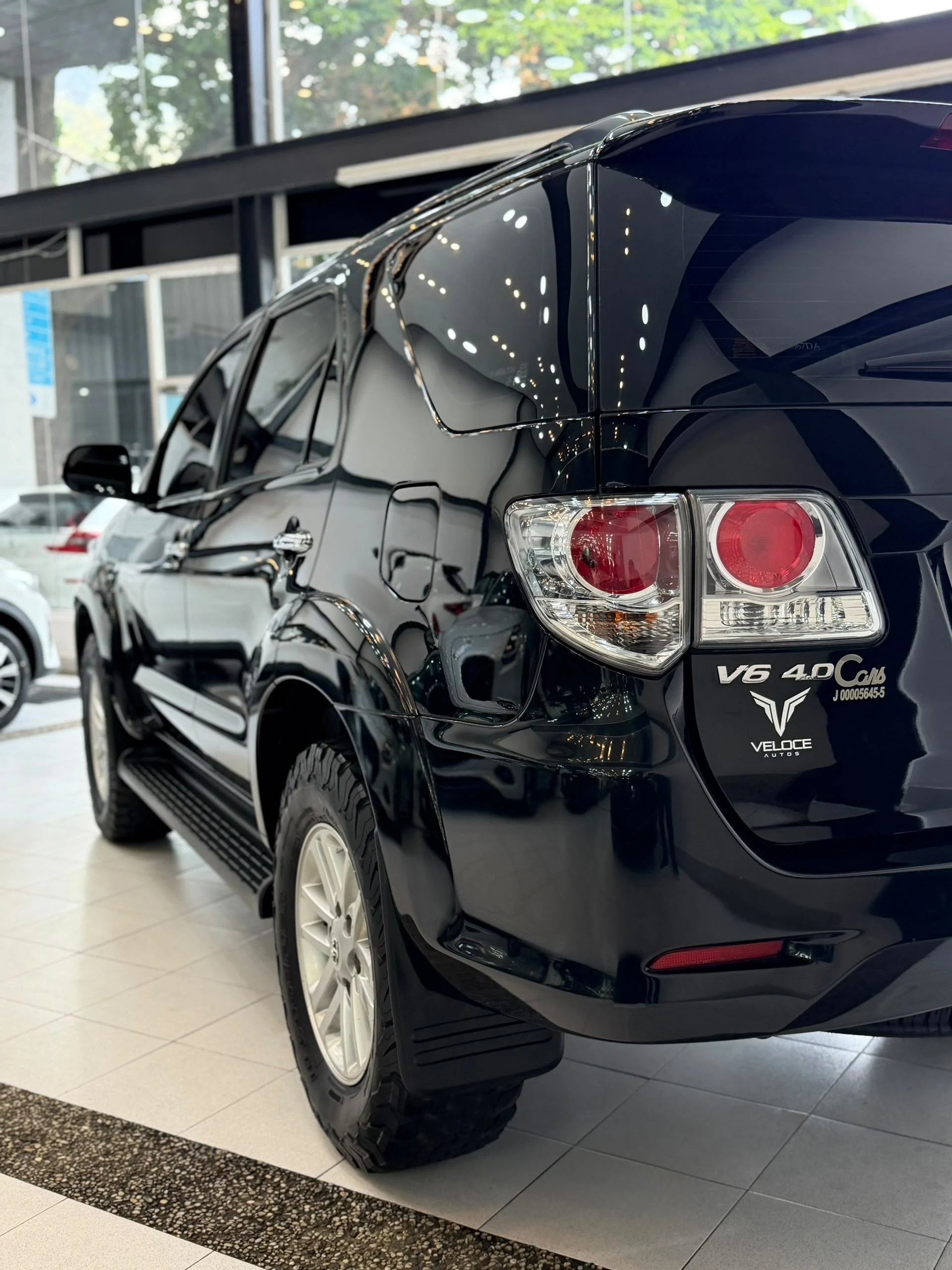 2014 Toyota Fortuner SR — foto 16