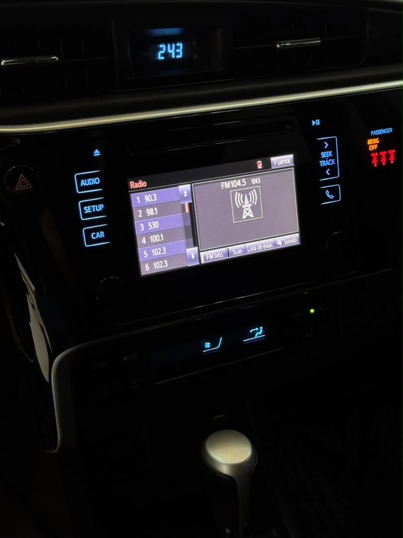 2018 Toyota Corolla SE — foto 10