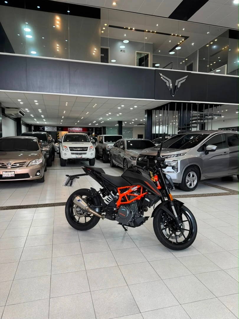 2023 KTM Duke 390