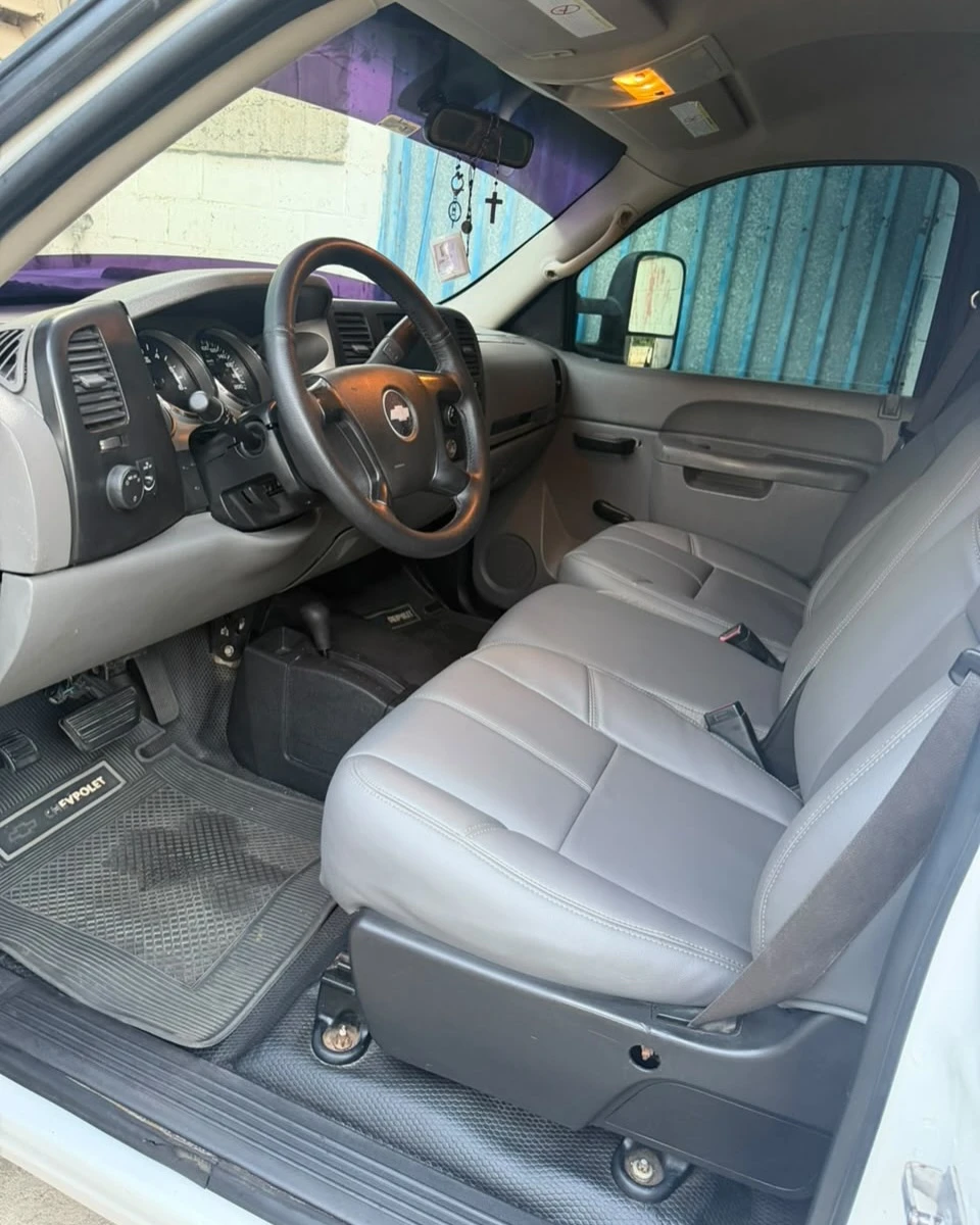 2011 Chevrolet 3500HD — foto 4