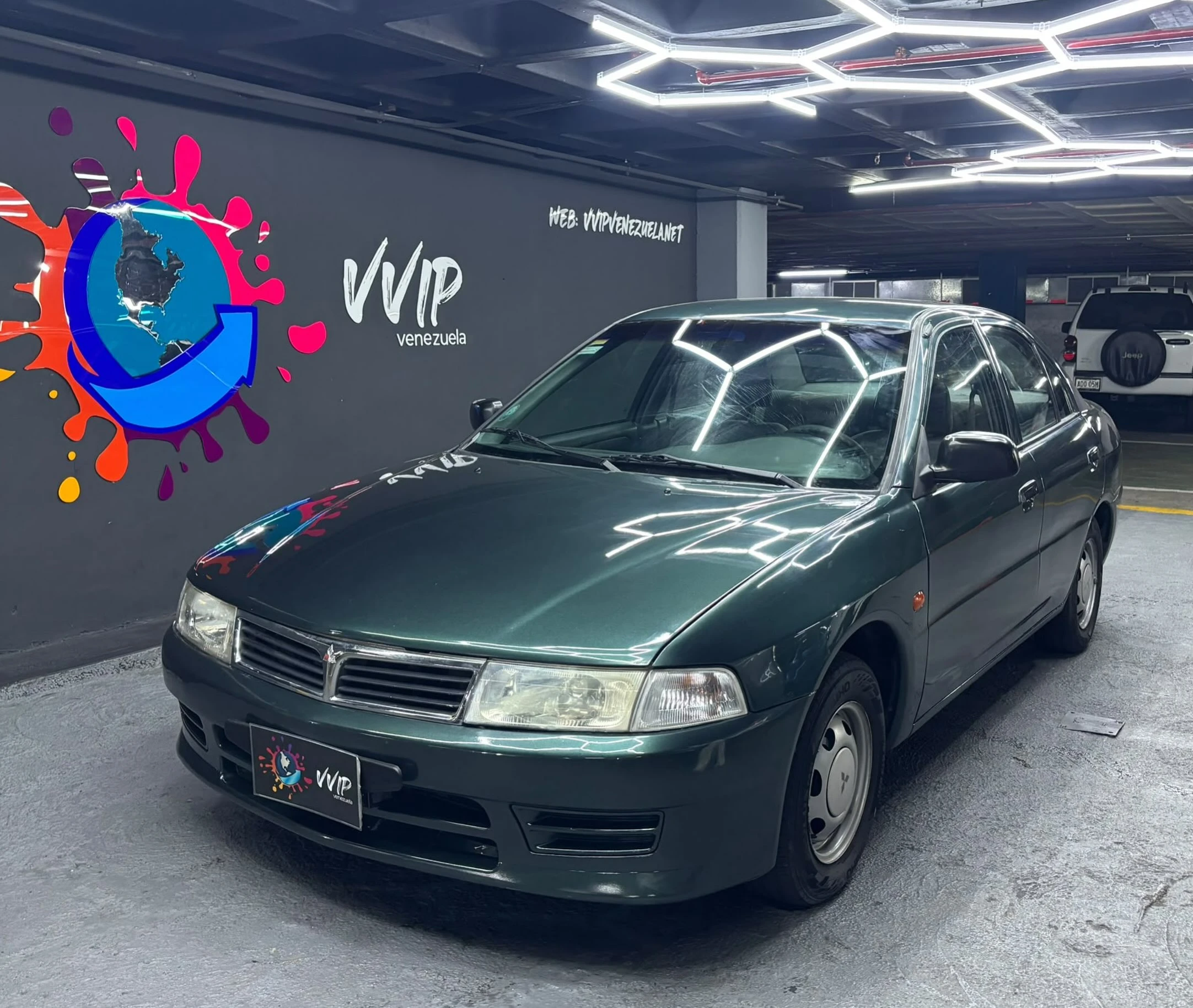 2004 Mitsubishi Lancer Signo — photo 2