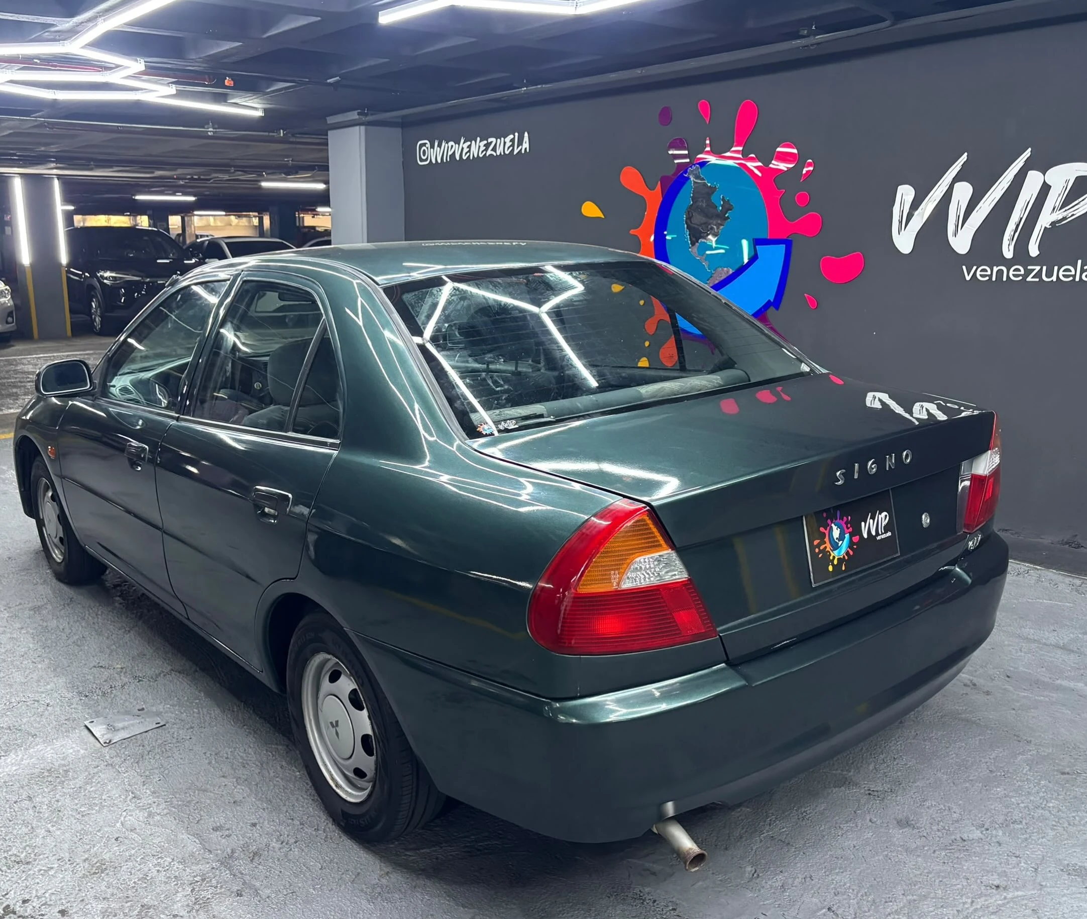 2004 Mitsubishi Lancer Signo — photo 3